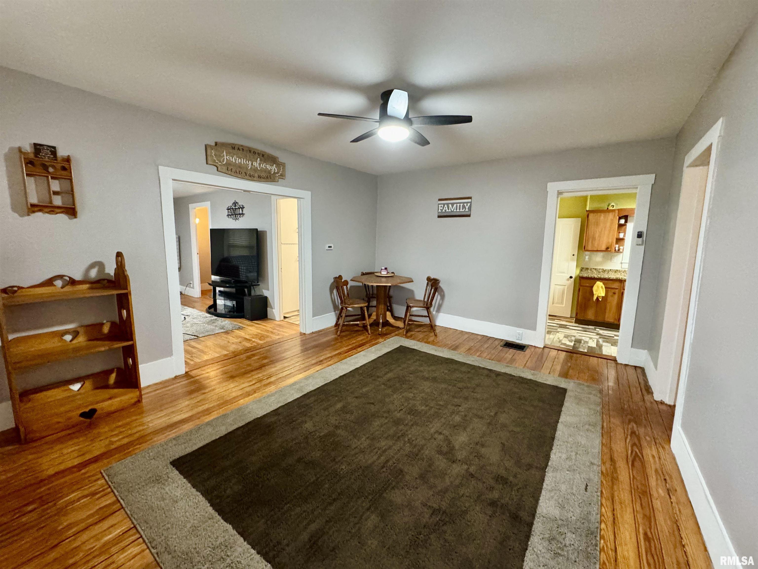 1407 15th Street, Viola, Illinois image 4
