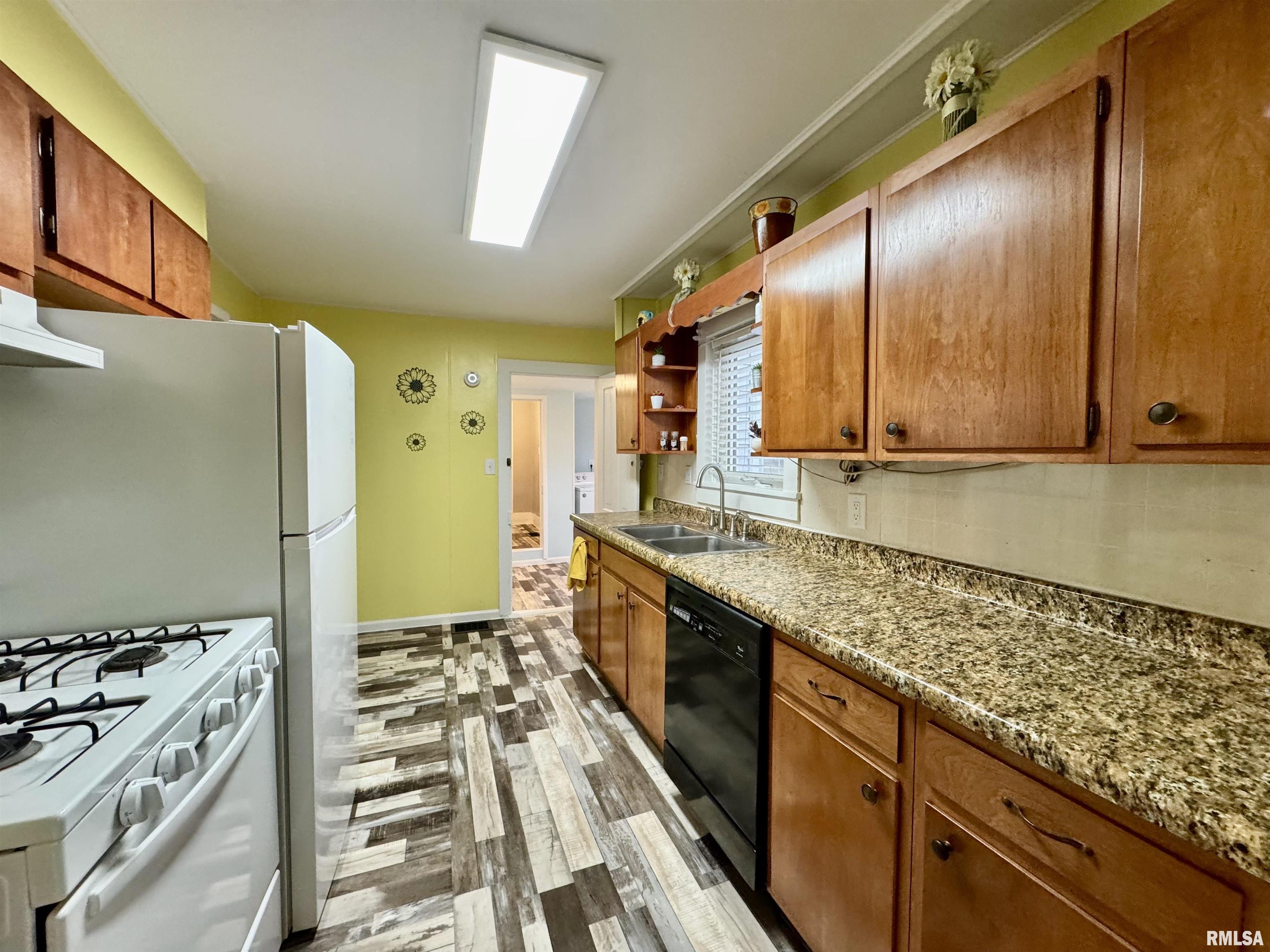 1407 15th Street, Viola, Illinois image 6