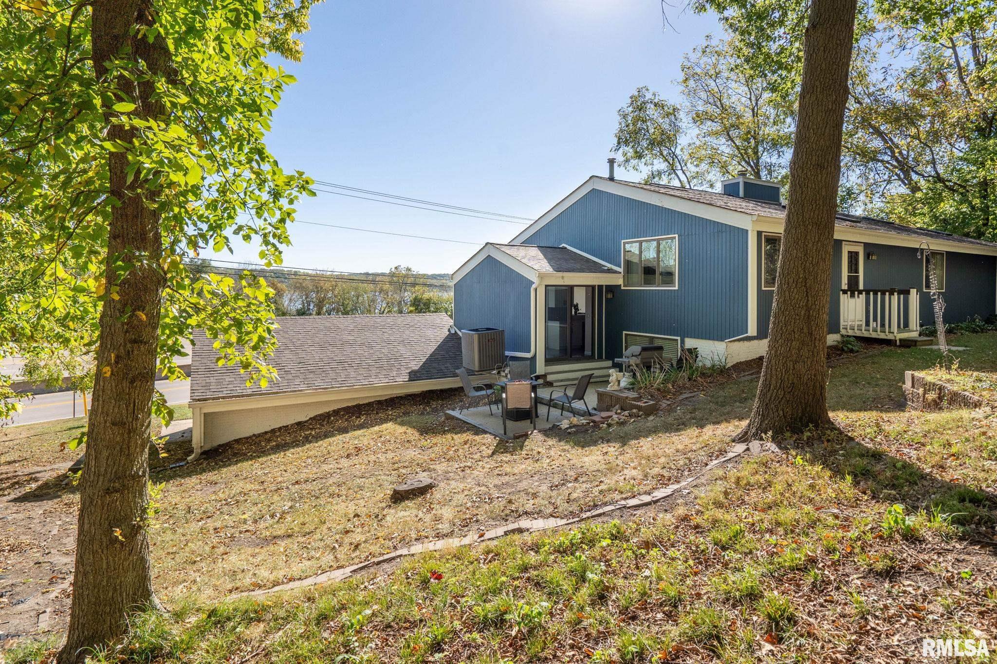 2604 Valley Drive, Le Claire, Iowa image 35