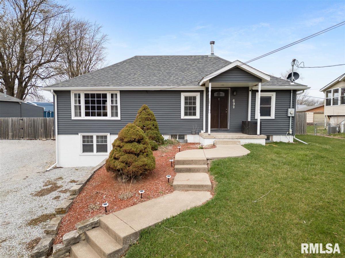 692 Hillcrest Road, Milan, Illinois image 1