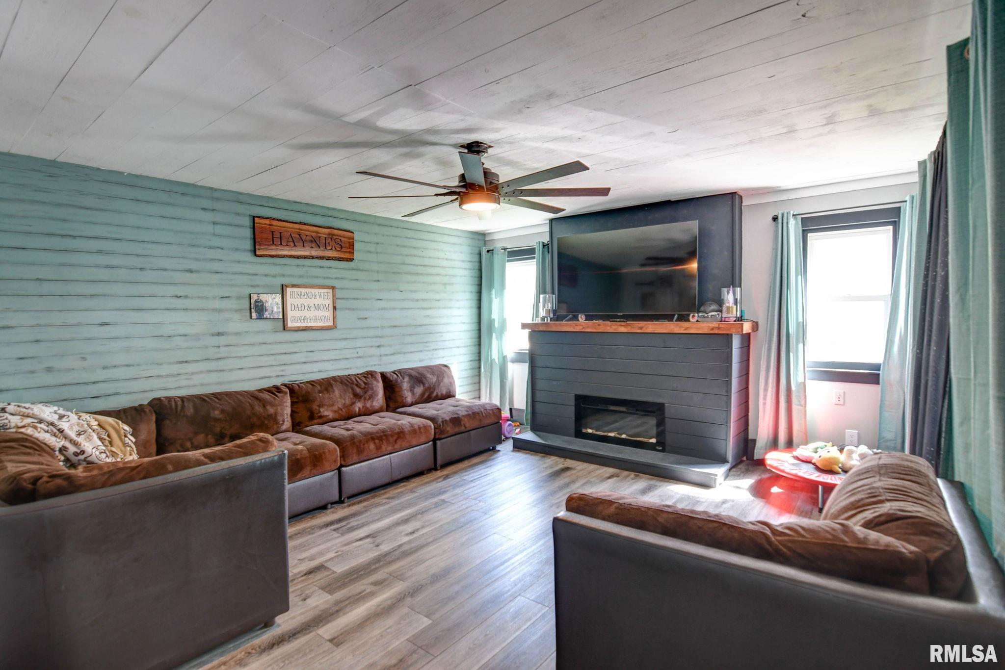 549 S Washington Street, Taylorville, Illinois image 38