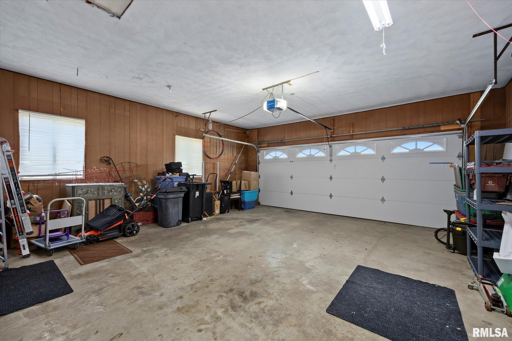 312 Circle Drive, Salem, Illinois image 29