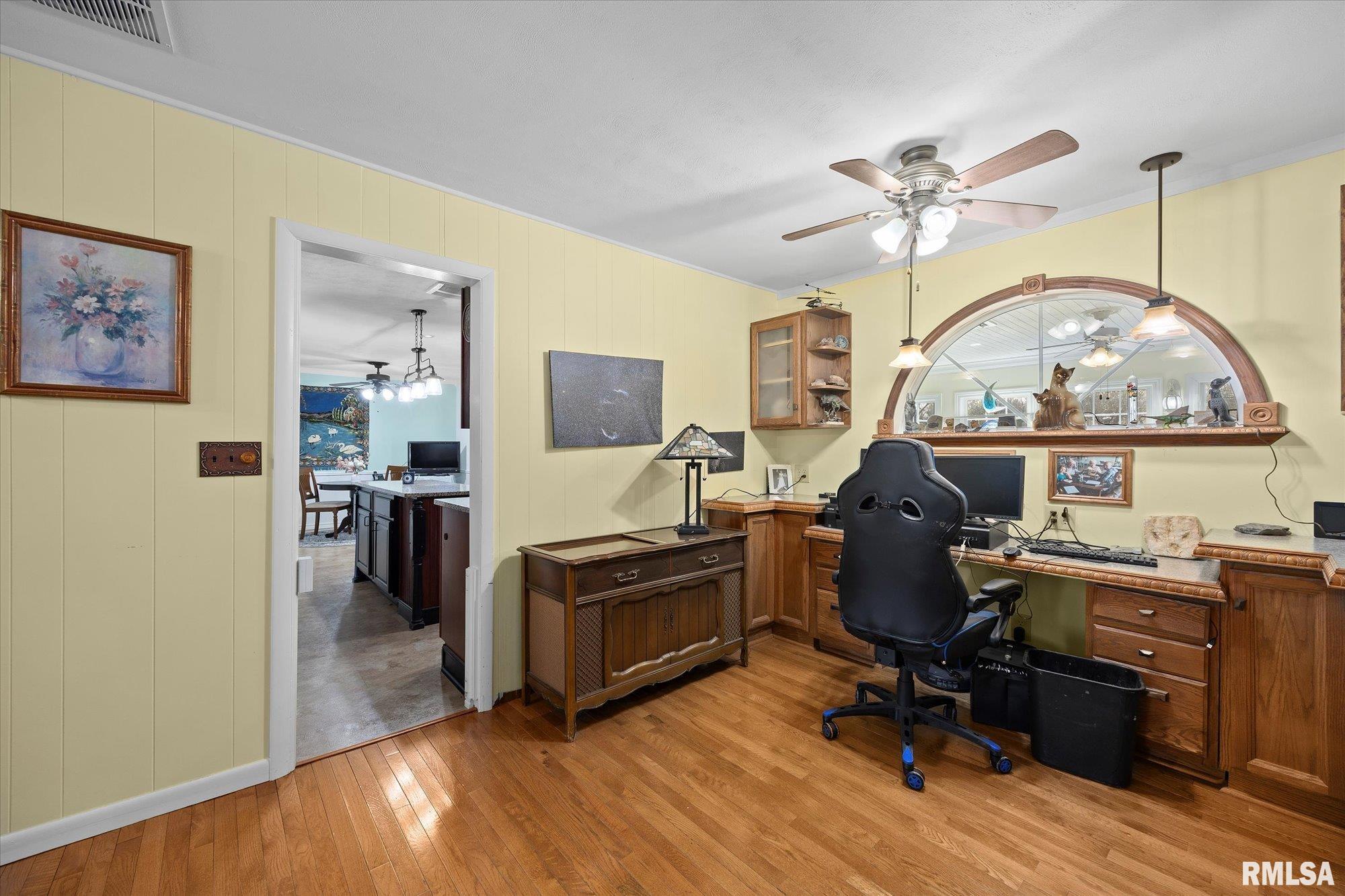 312 Circle Drive, Salem, Illinois image 7
