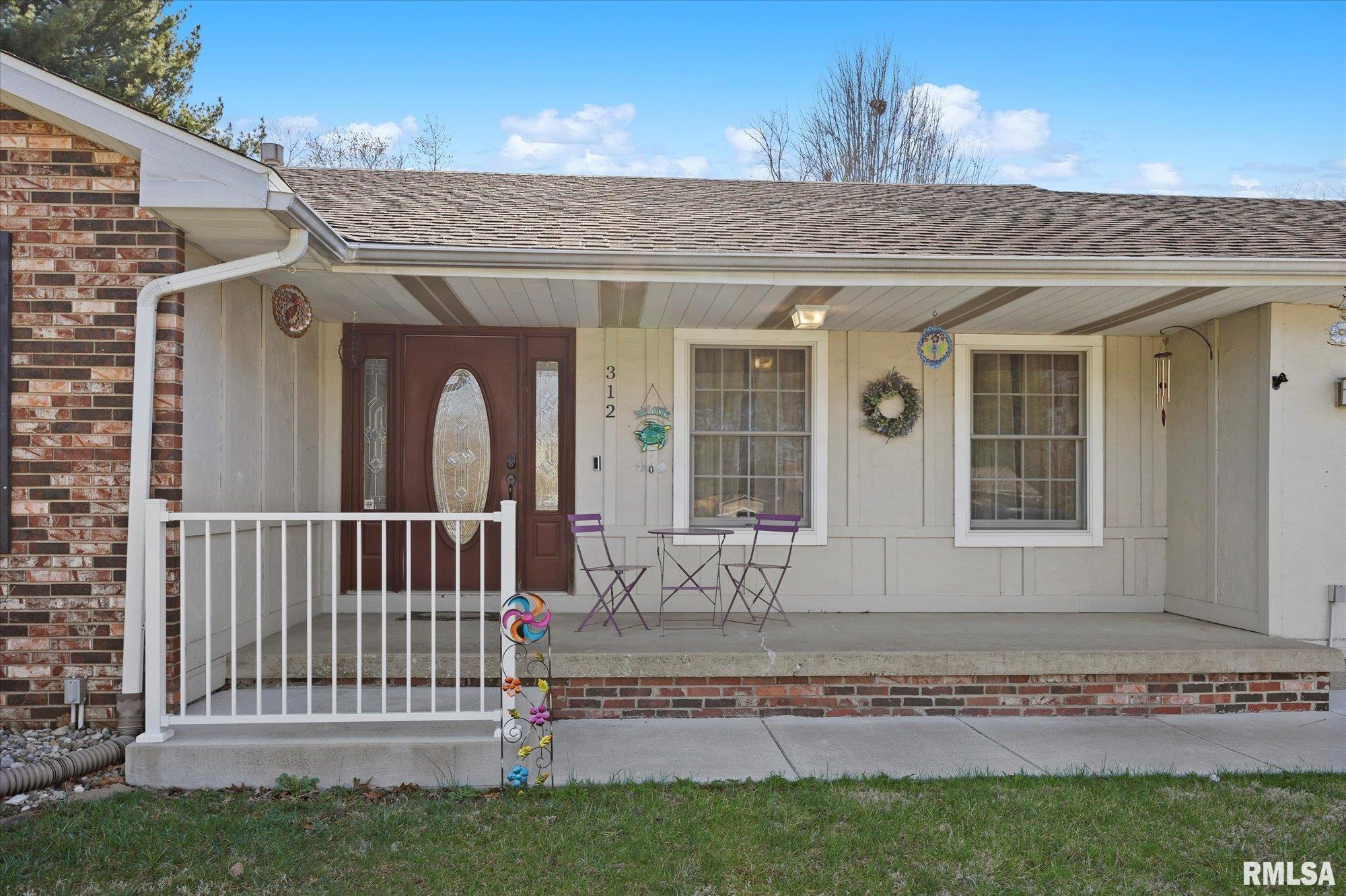 312 Circle Drive, Salem, Illinois image 2