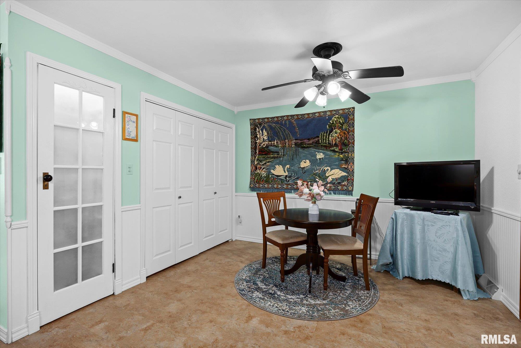 312 Circle Drive, Salem, Illinois image 11