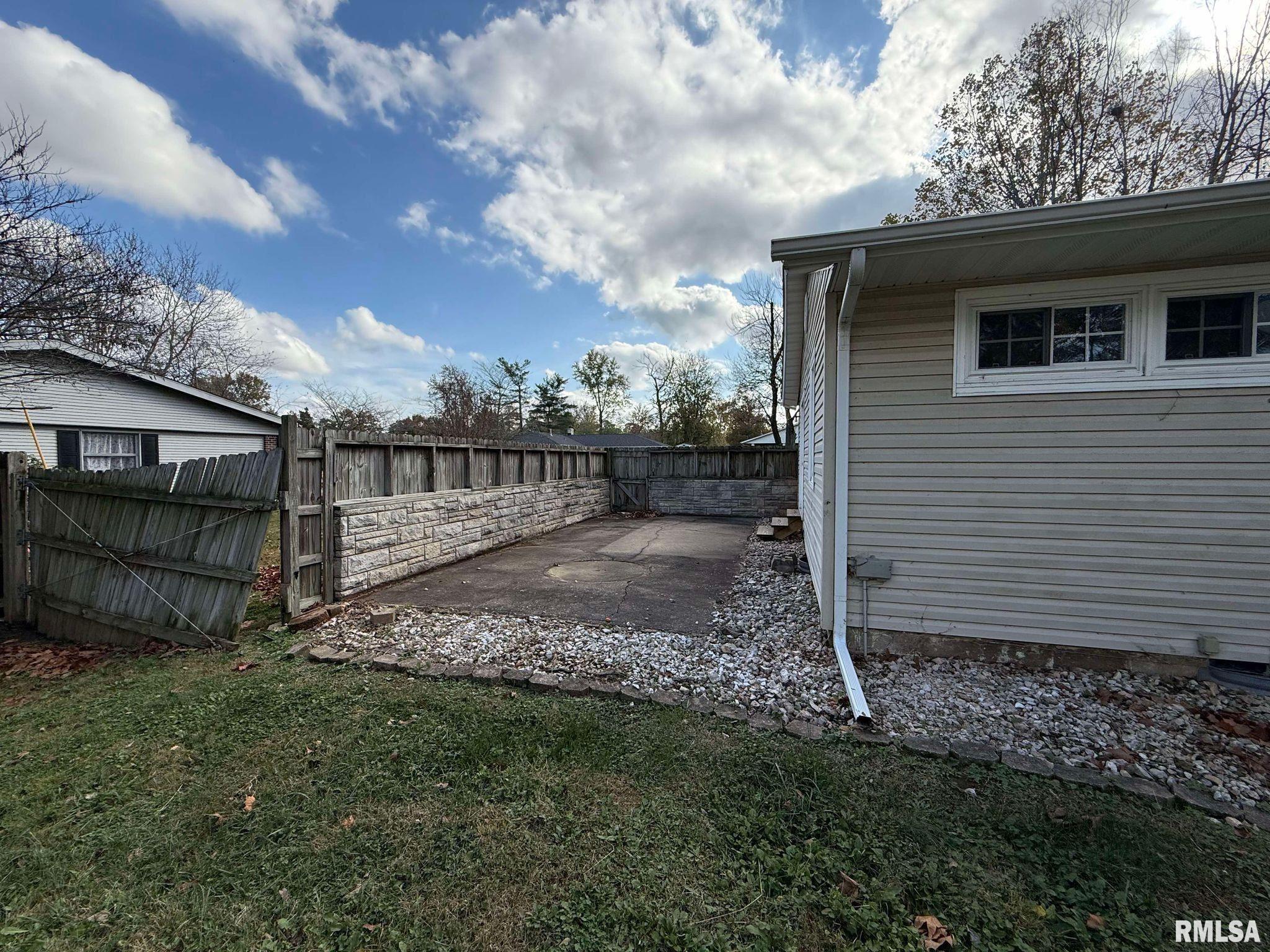 3104 W Lakeview Road, Marion, Illinois image 5