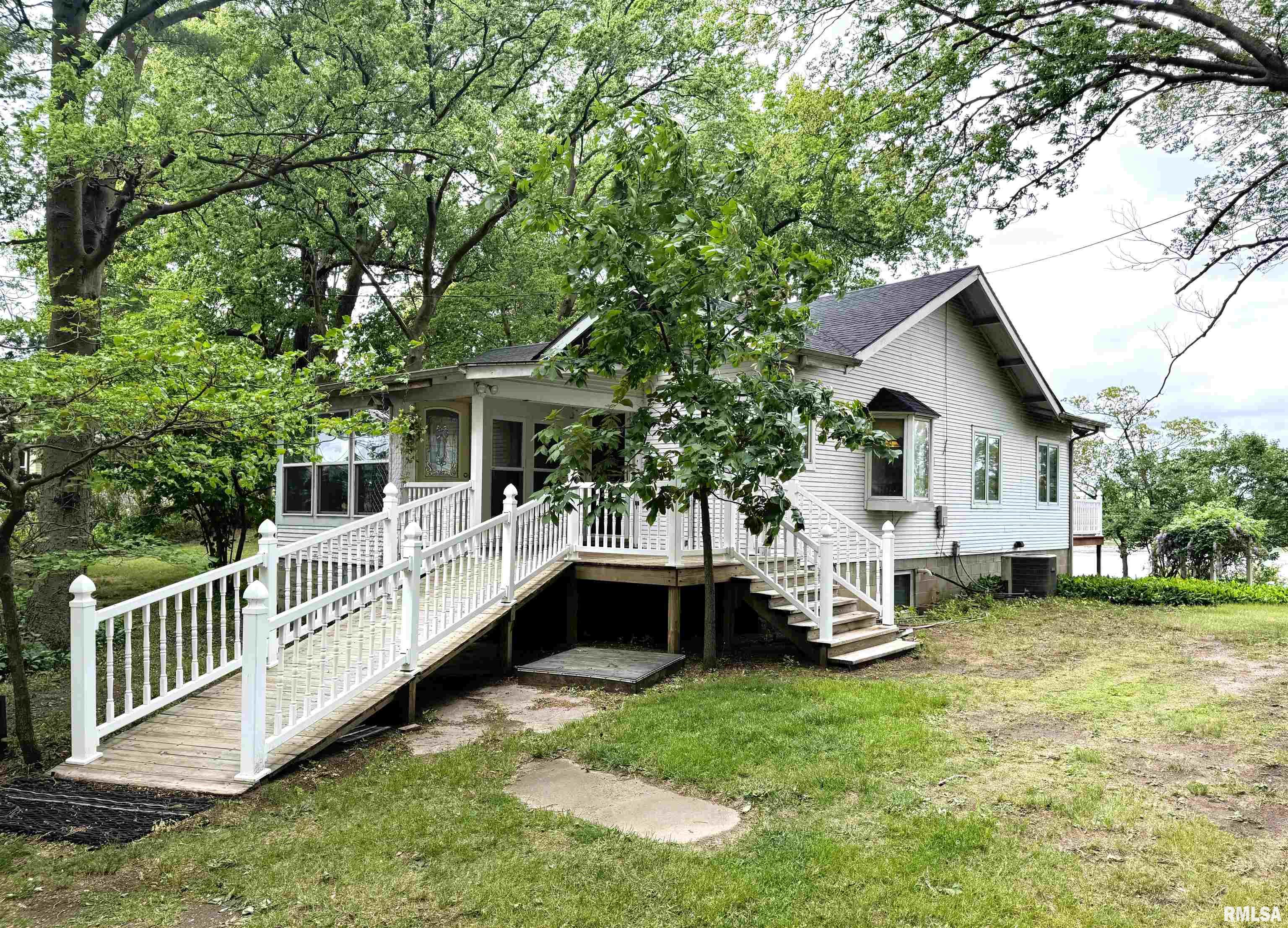 18382 N Quiver Beach Road, Havana, Illinois image 1