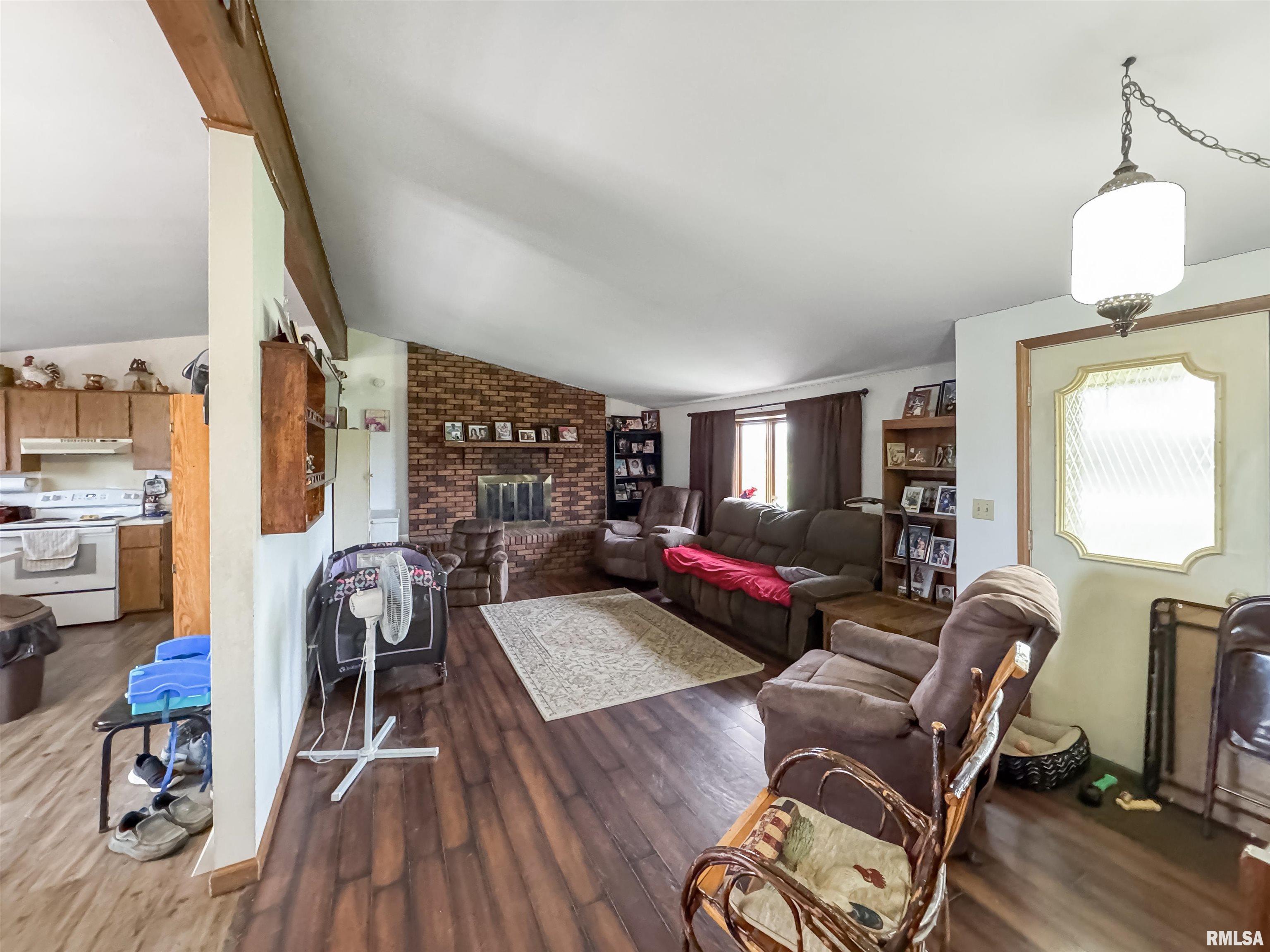 352 1315 East Street, Versailles, Illinois image 3