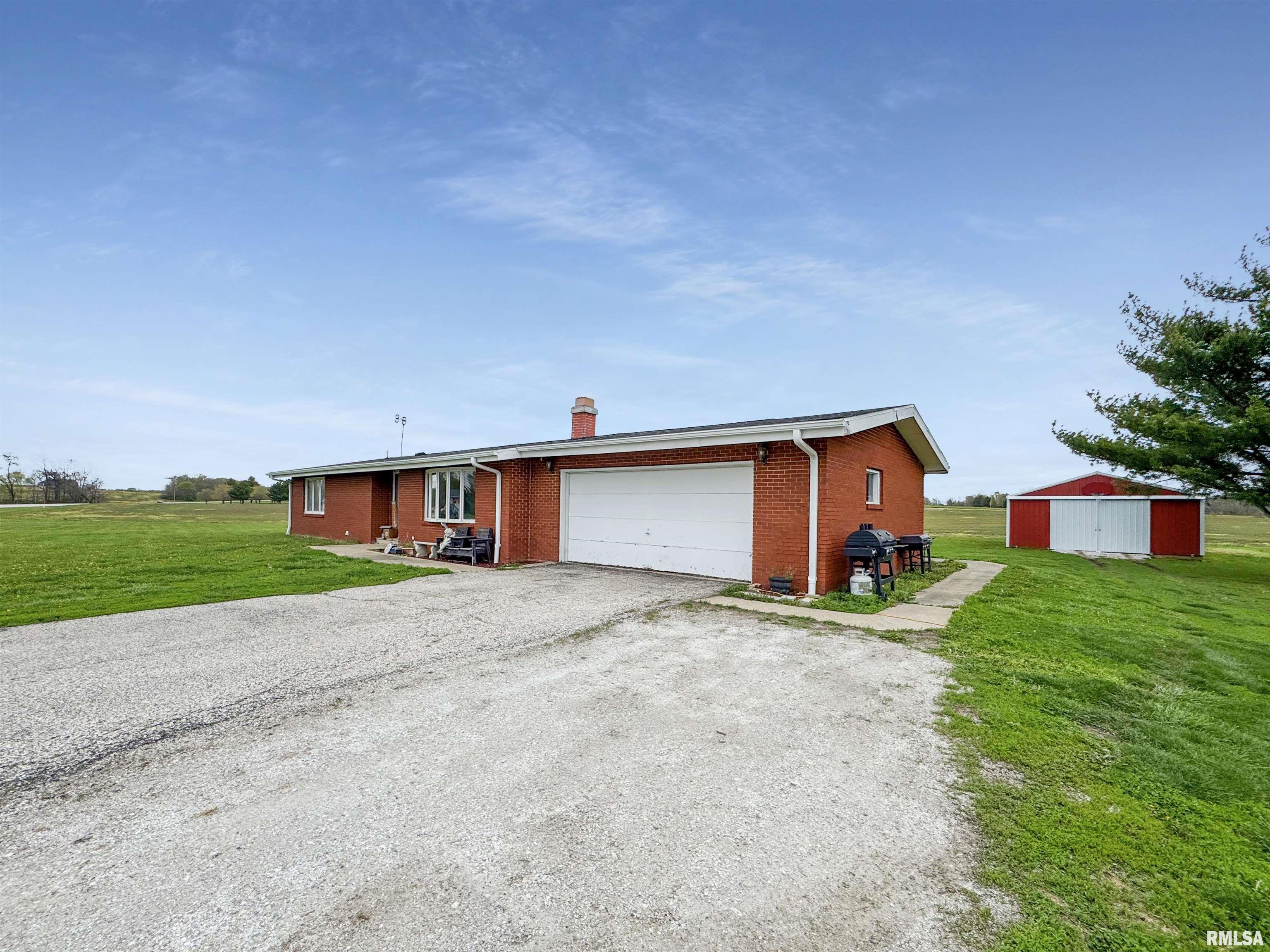 352 1315 East Street, Versailles, Illinois image 1