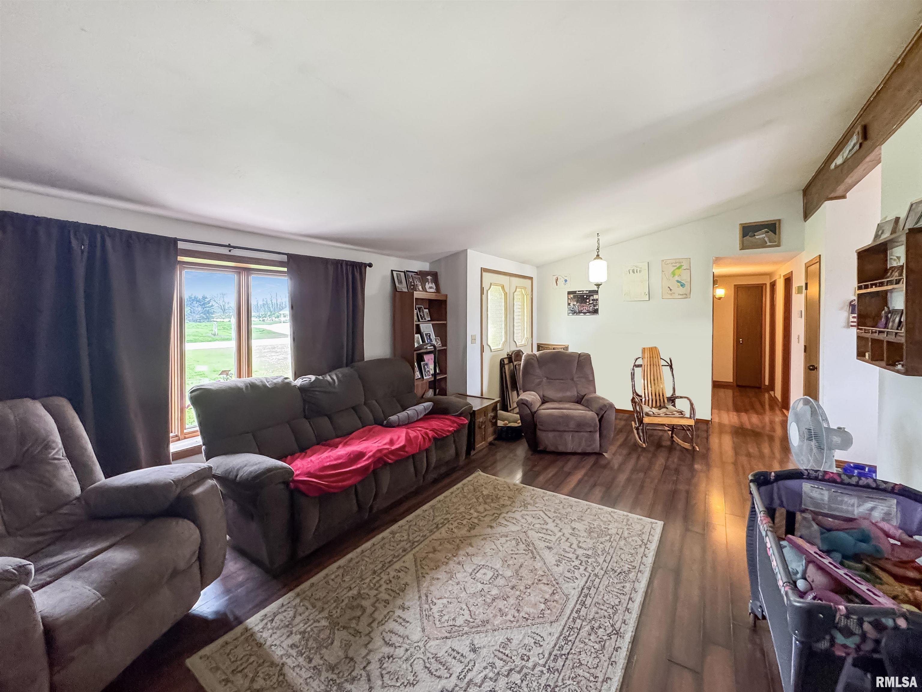 352 1315 East Street, Versailles, Illinois image 5