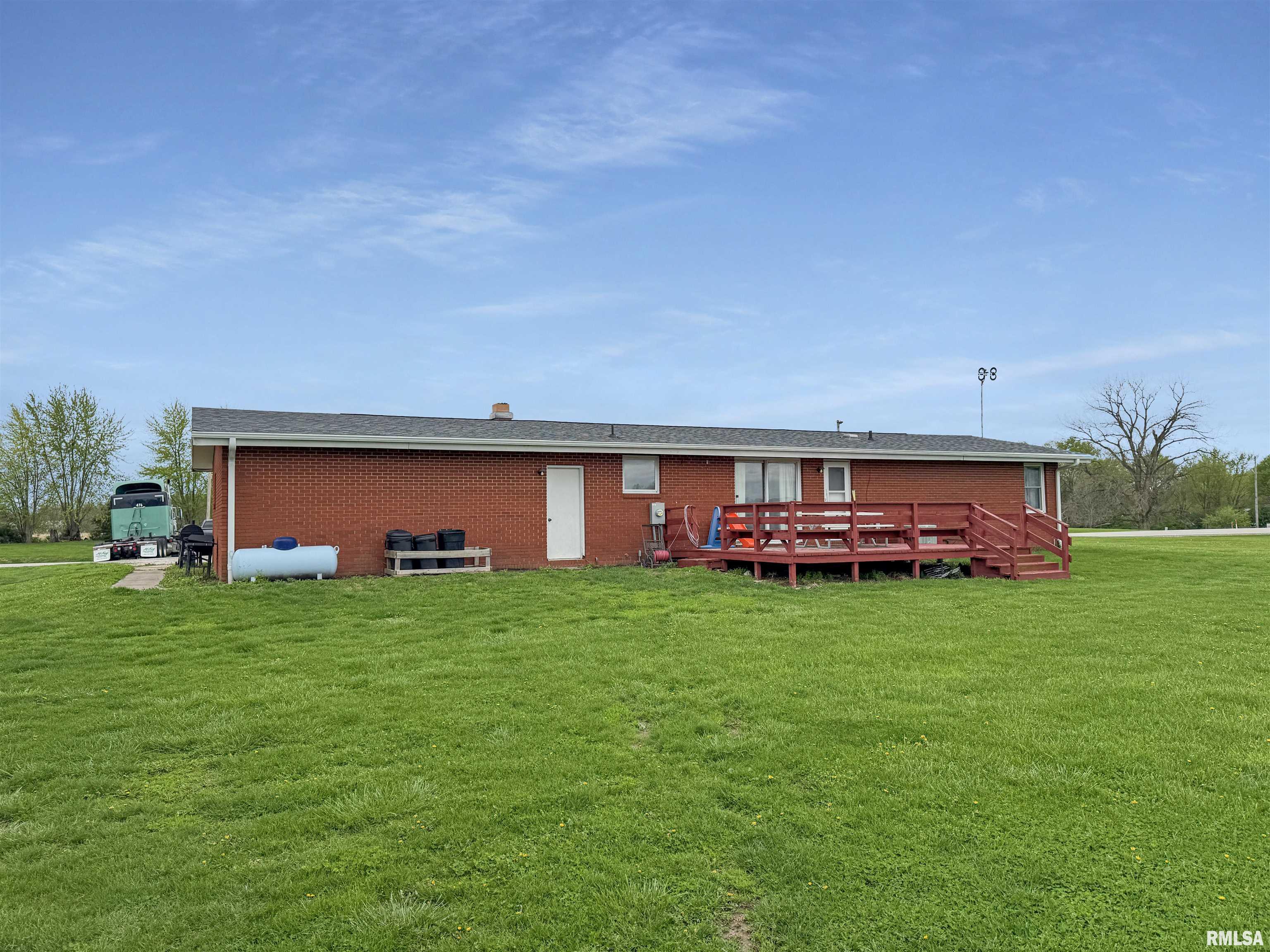 352 1315 East Street, Versailles, Illinois image 17