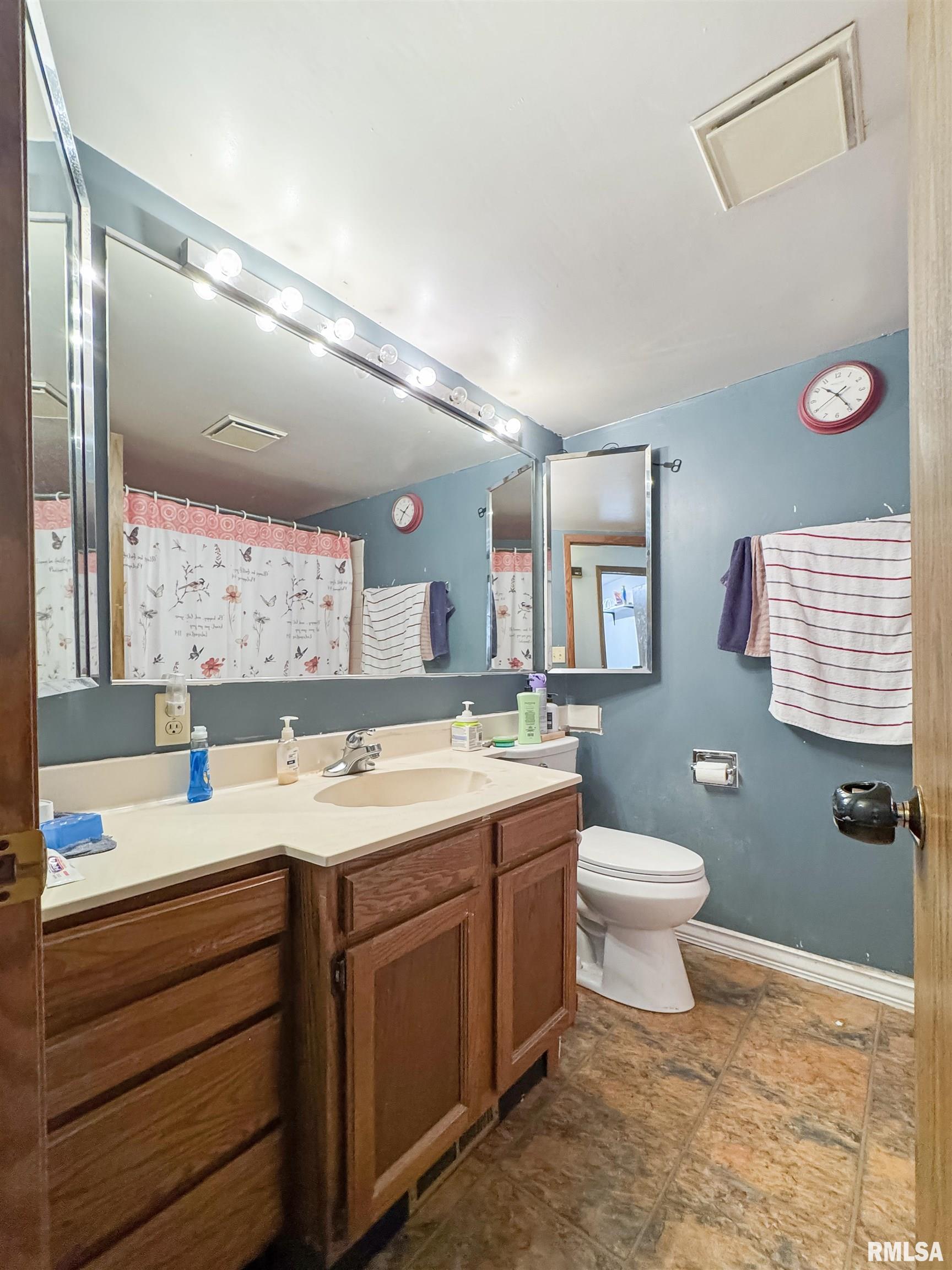 352 1315 East Street, Versailles, Illinois image 11