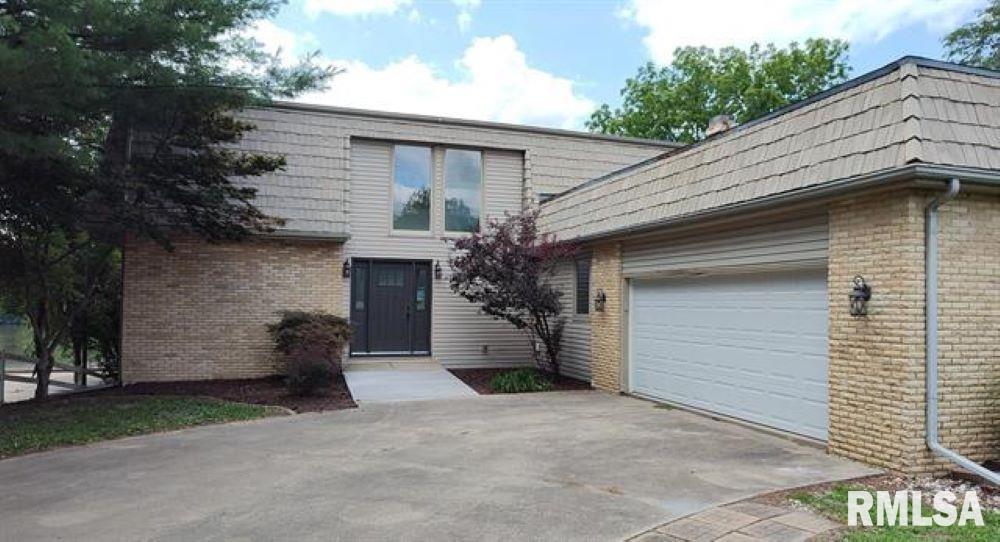 32 Shorewood Drive, Macomb, Illinois image 1