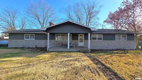 Homes For Sale - 201 S Dean Street<br/> Royalton, IL 62983