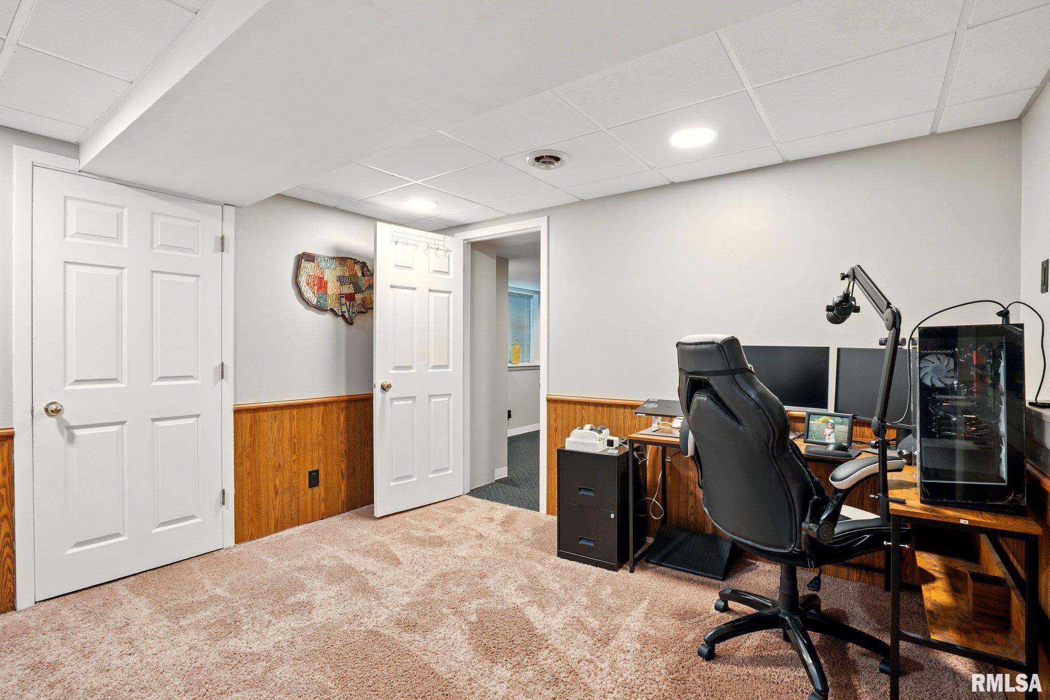 5760 Jenny Lane, Bettendorf, Iowa image 14