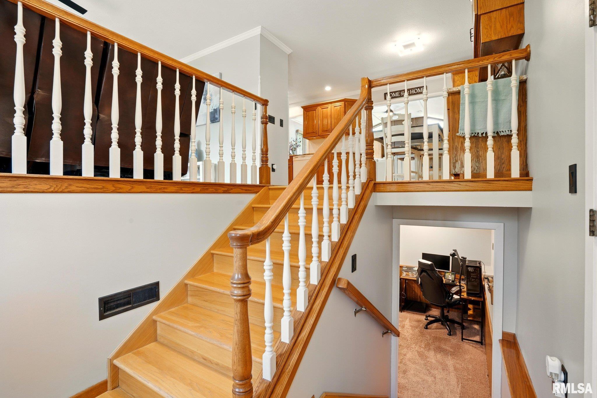 5760 Jenny Lane, Bettendorf, Iowa image 13
