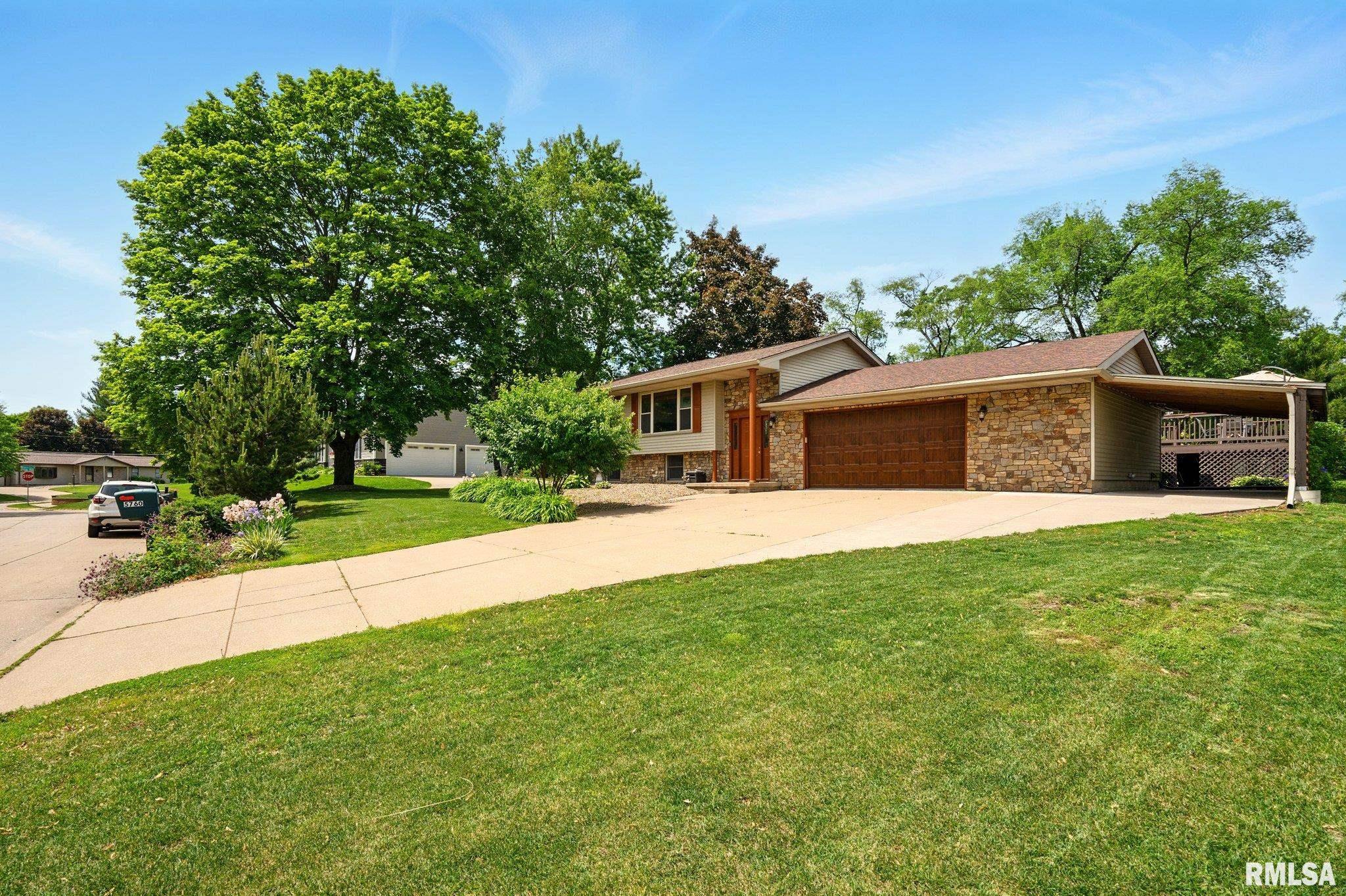 5760 Jenny Lane, Bettendorf, Iowa image 2