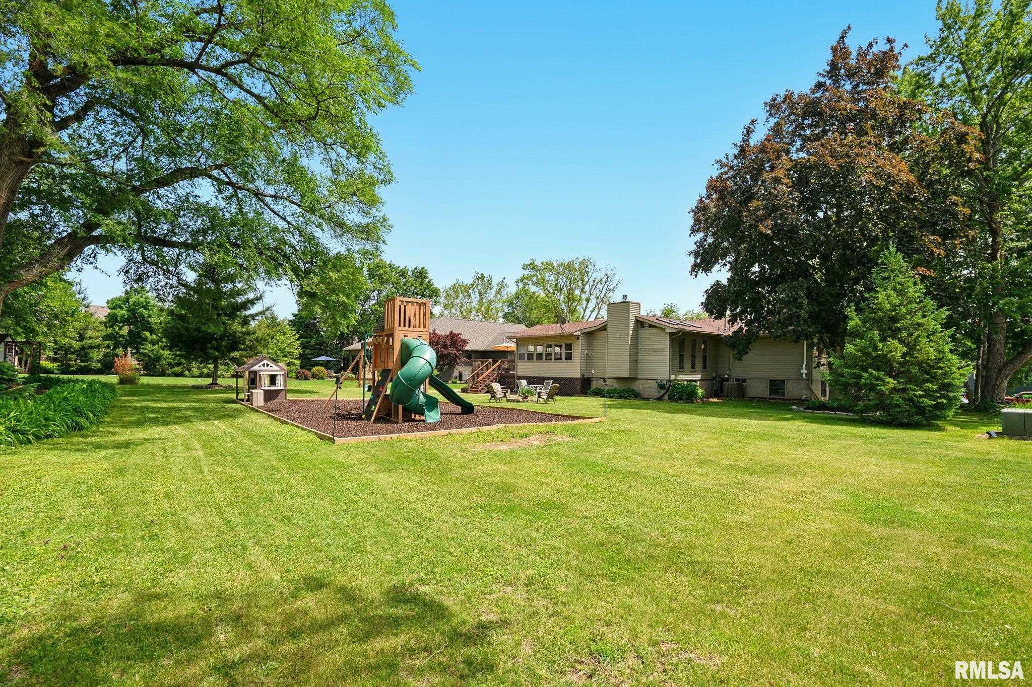 5760 Jenny Lane, Bettendorf, Iowa image 23