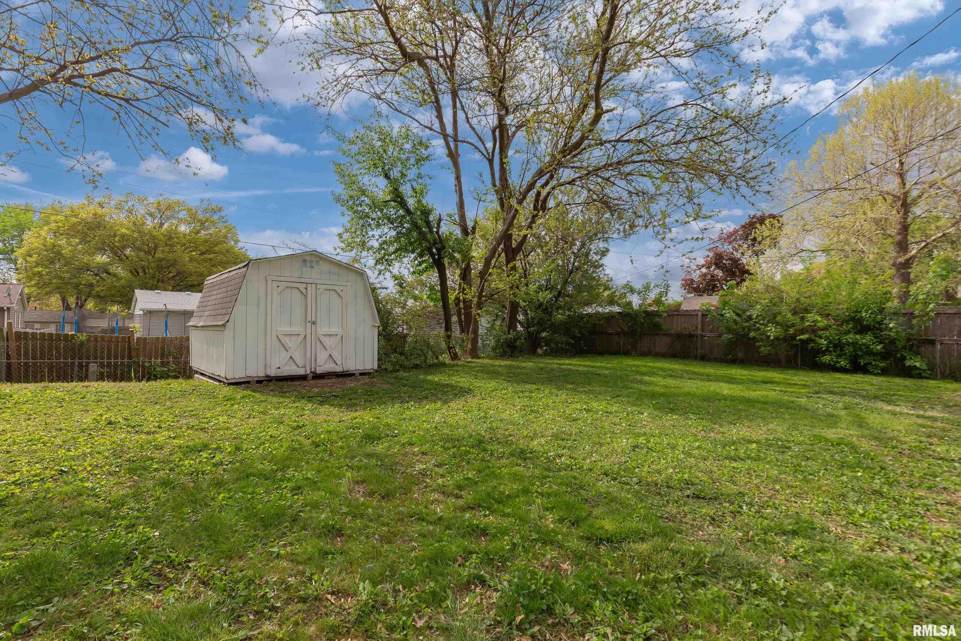 3208 Westmar Drive, Bettendorf, Iowa image 23