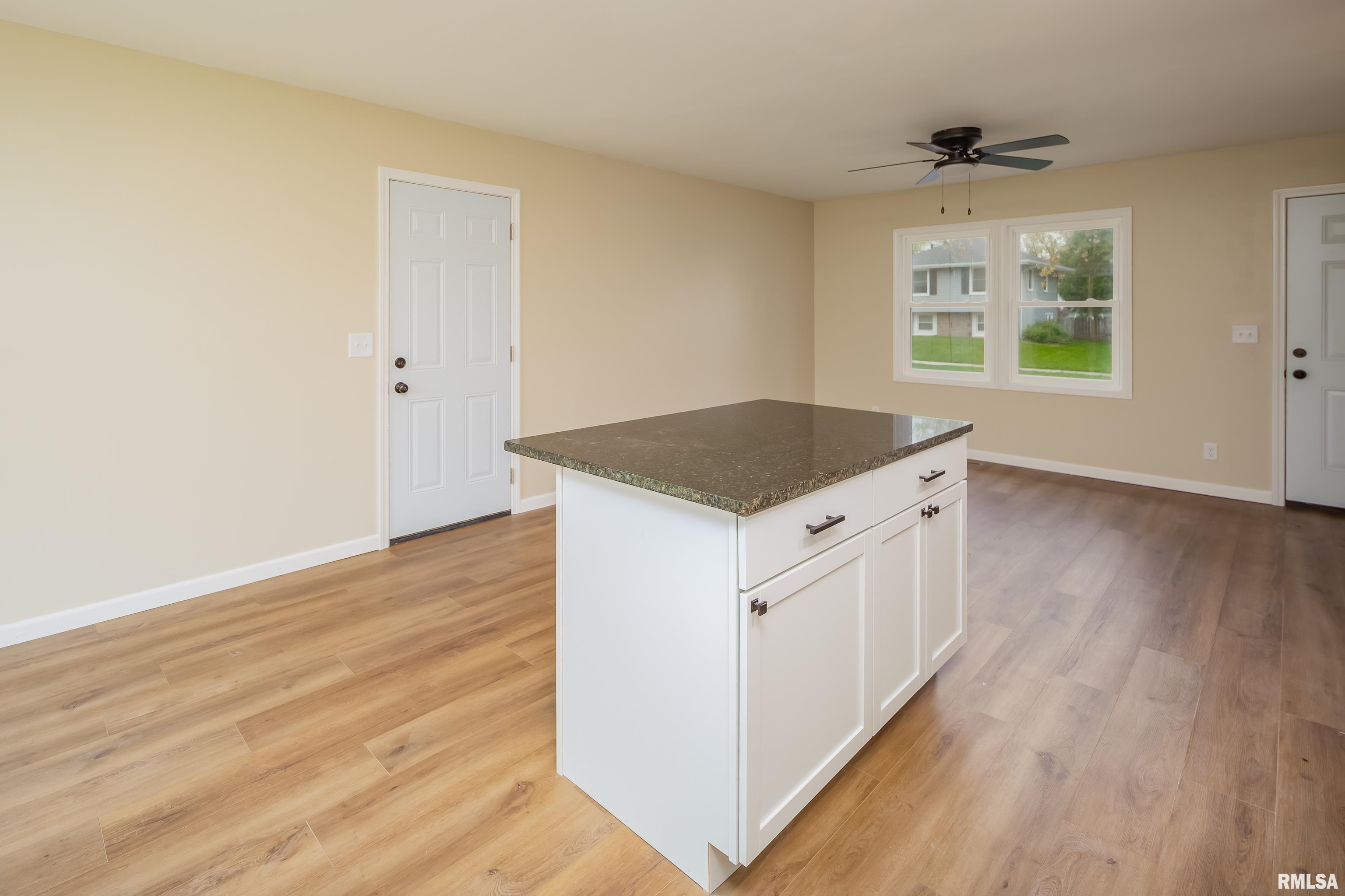3208 Westmar Drive, Bettendorf, Iowa image 3