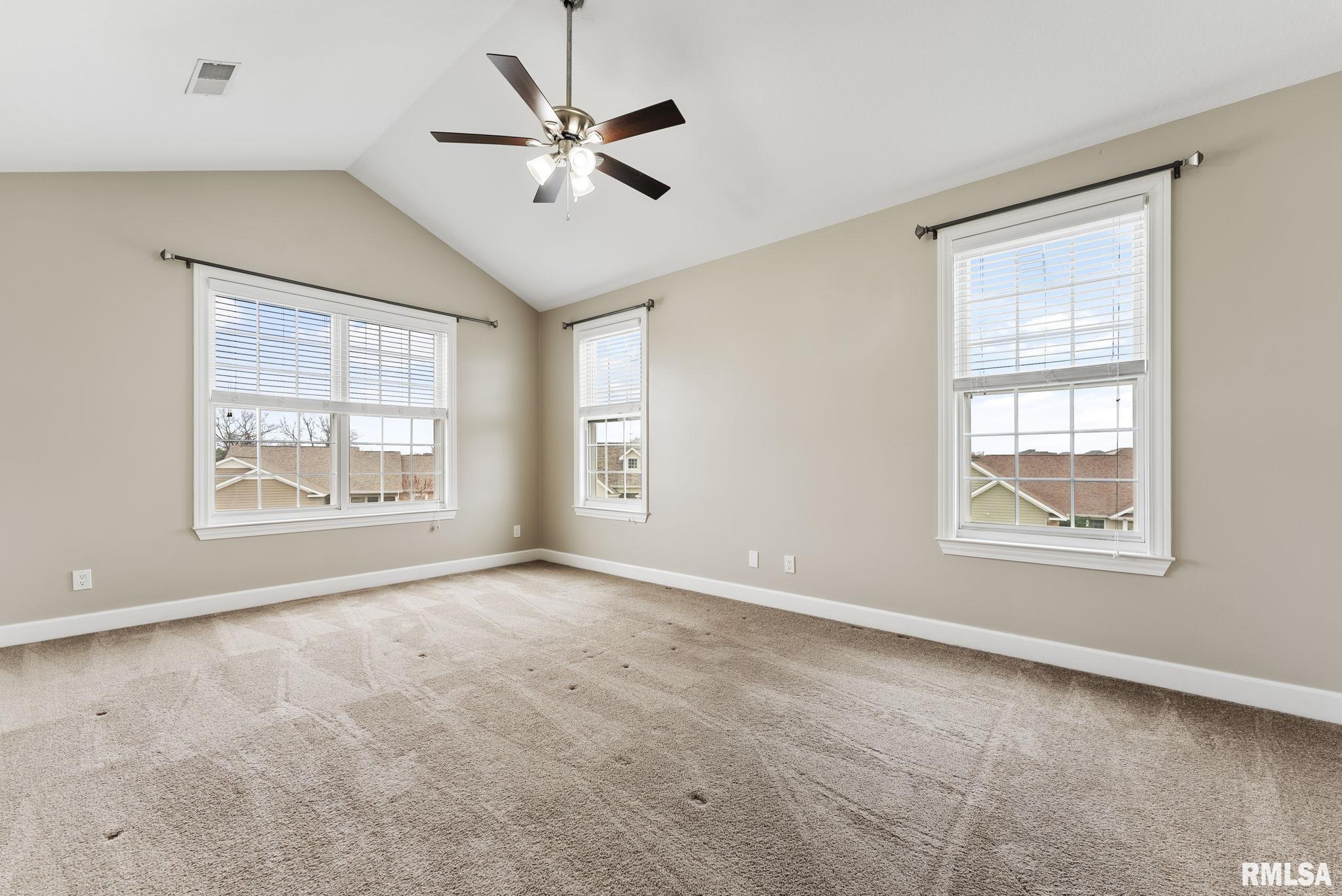 13 Blackstone Circle, Le Claire, Iowa image 15