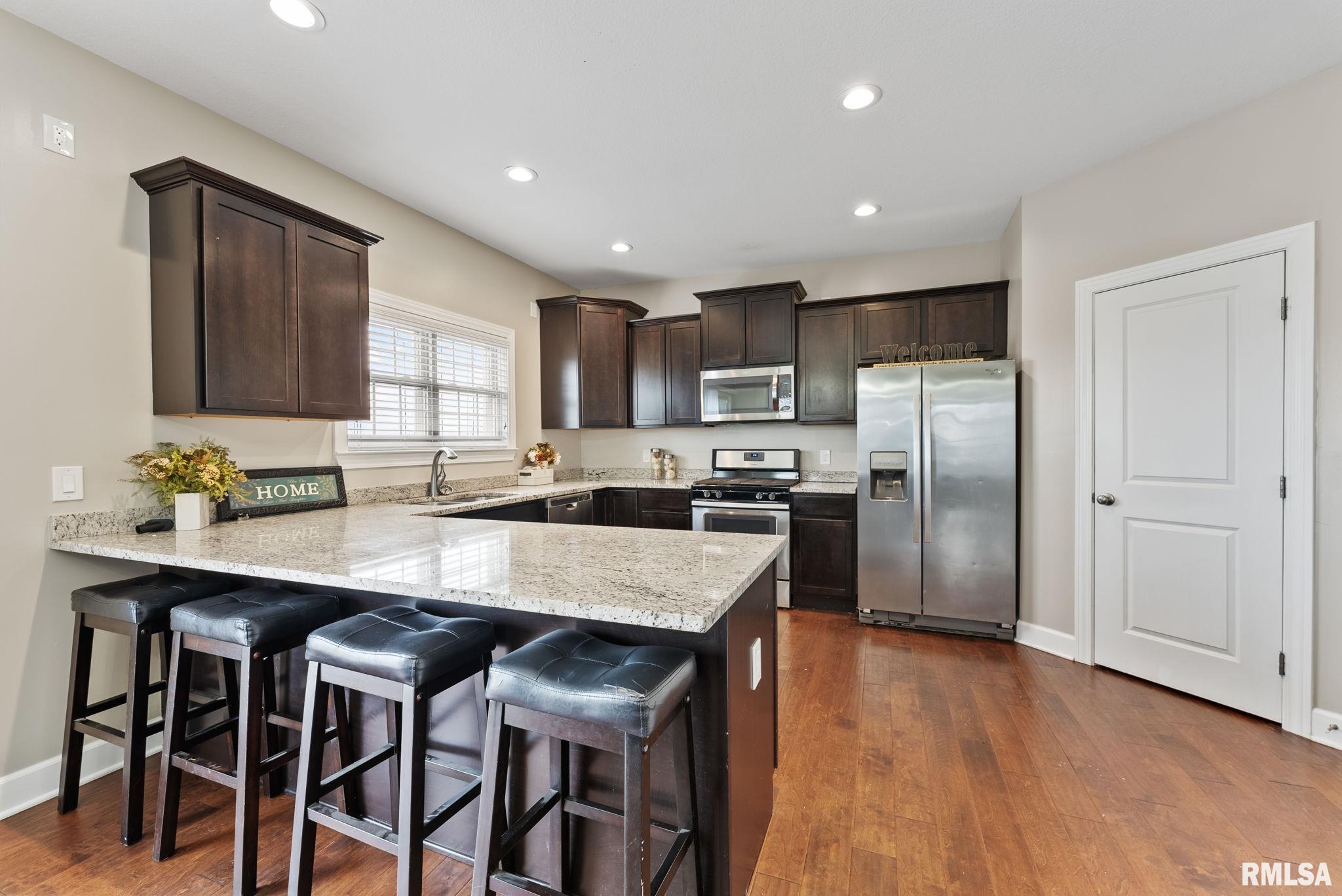 13 Blackstone Circle, Le Claire, Iowa image 4