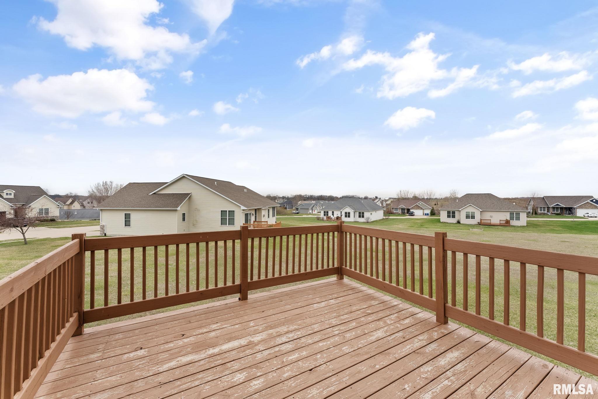 13 Blackstone Circle, Le Claire, Iowa image 25