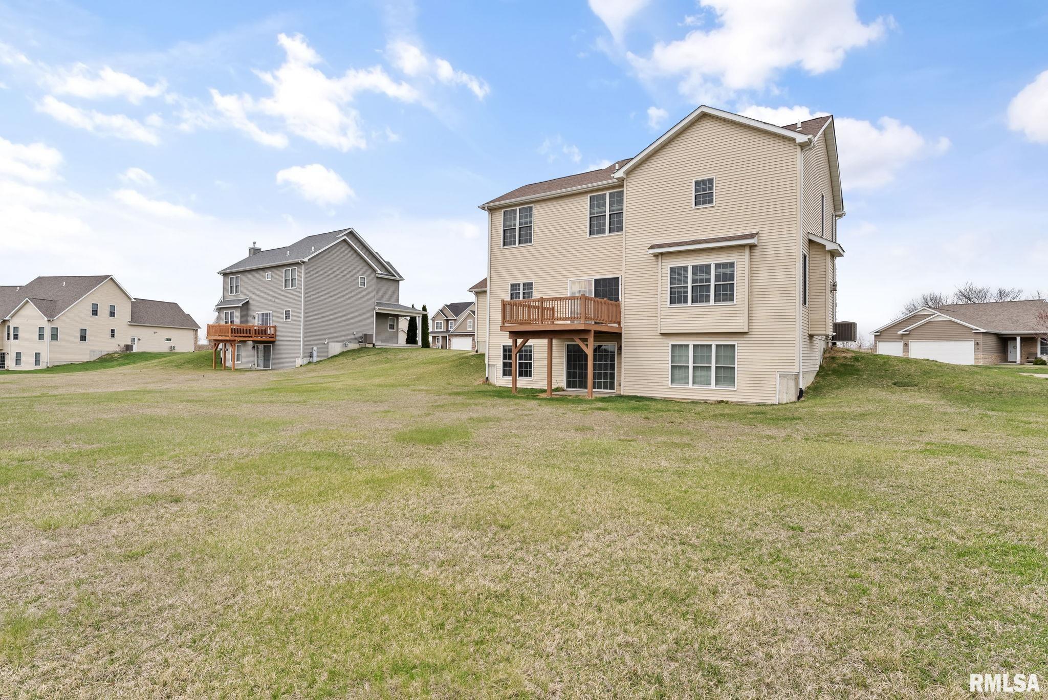 13 Blackstone Circle, Le Claire, Iowa image 26