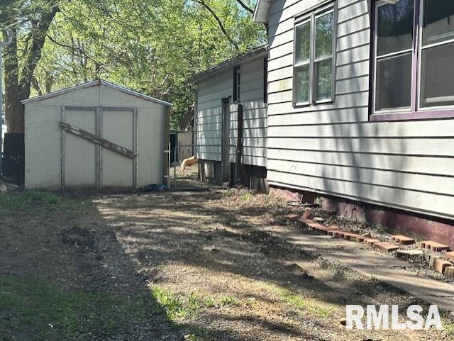 627 1st Avenue, Clinton, Iowa image 5