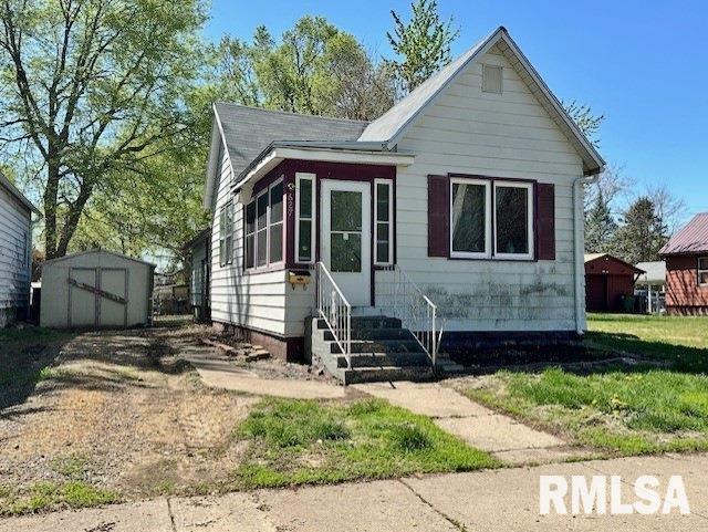 627 1st Avenue, Clinton, Iowa image 1