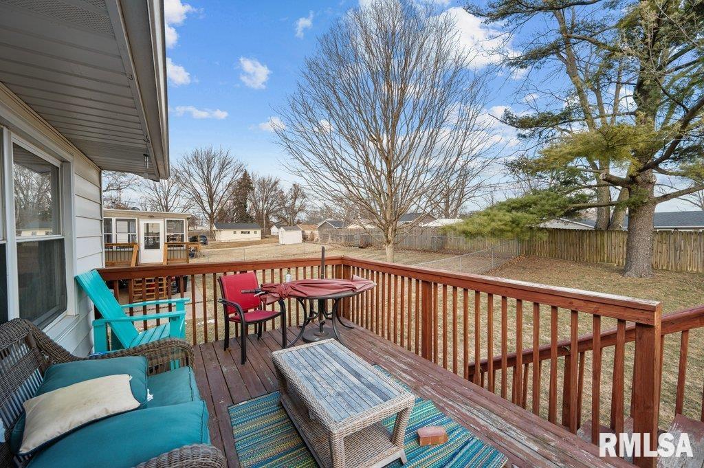 3521 Greenbrier Drive, Bettendorf, Iowa image 18