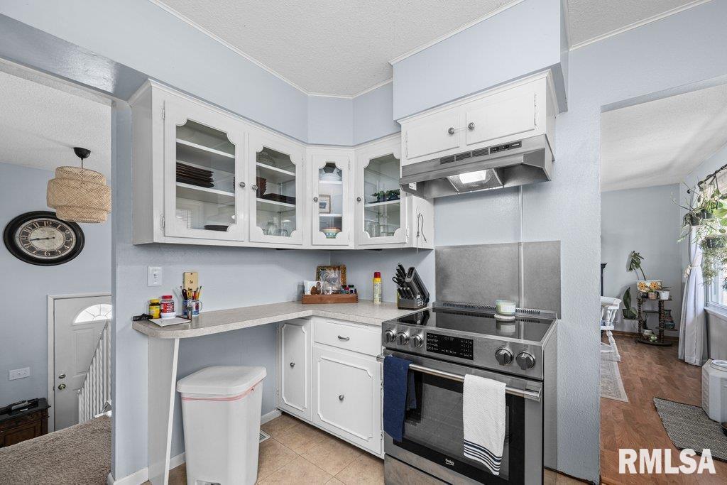 3521 Greenbrier Drive, Bettendorf, Iowa image 8