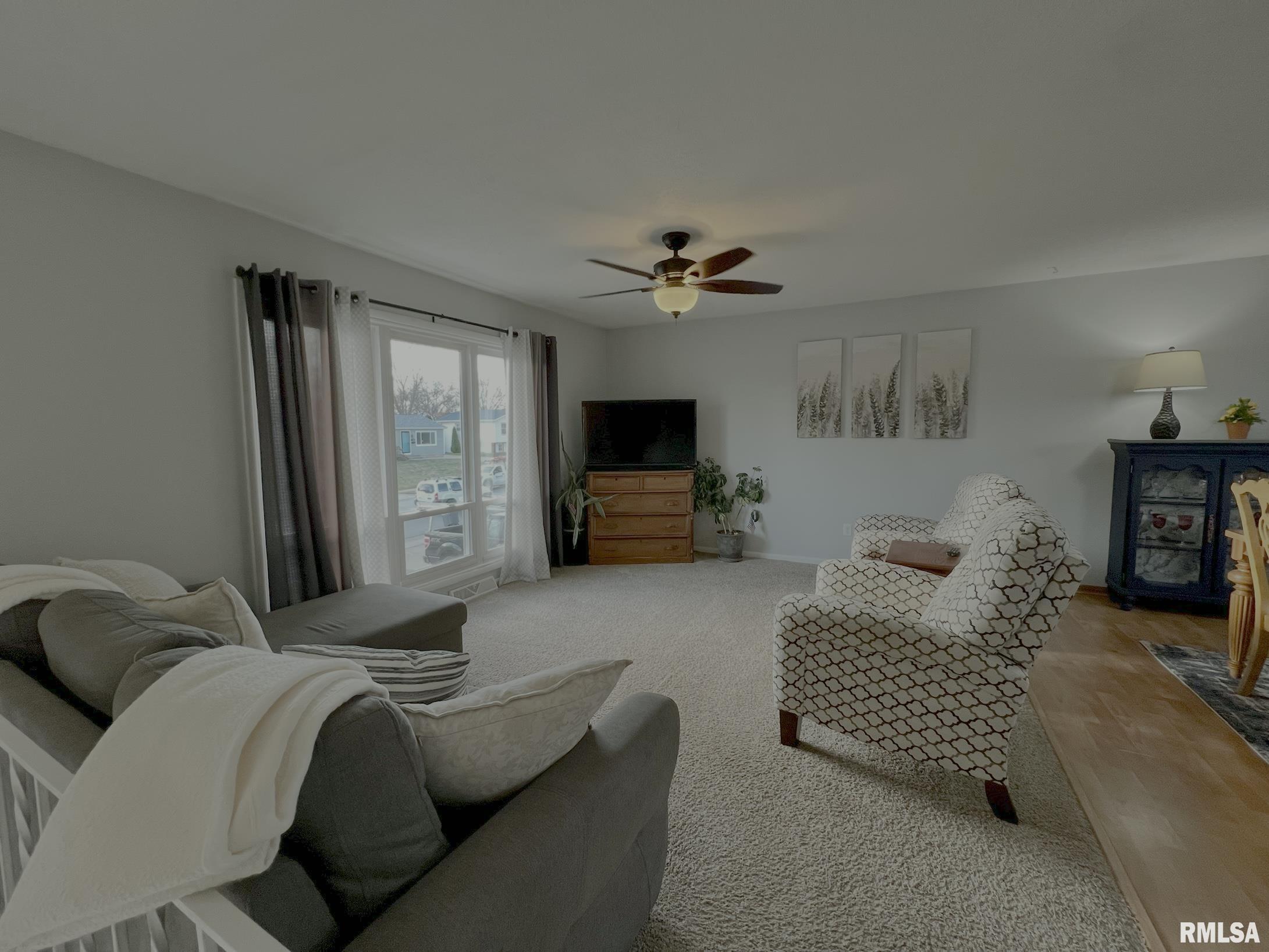 3521 Greenbrier Drive, Bettendorf, Iowa image 4
