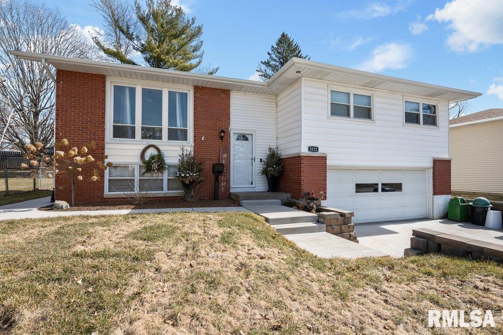 3521 Greenbrier Drive, Bettendorf, Iowa image 1