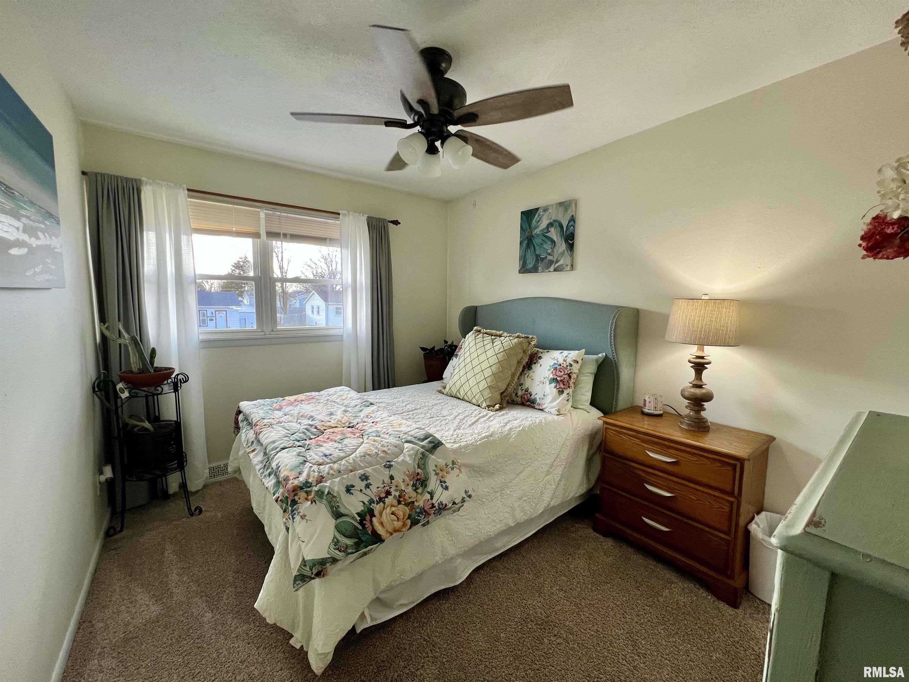 3521 Greenbrier Drive, Bettendorf, Iowa image 13