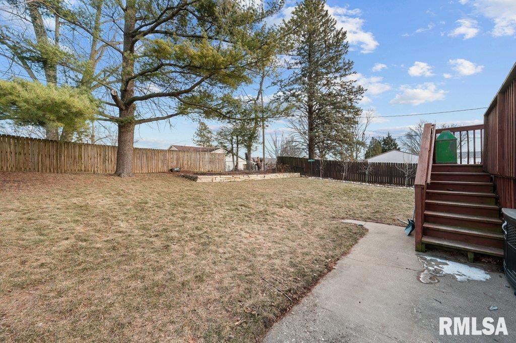 3521 Greenbrier Drive, Bettendorf, Iowa image 19