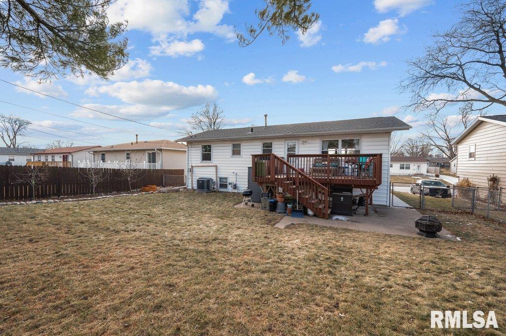 3521 Greenbrier Drive, Bettendorf, Iowa image 20