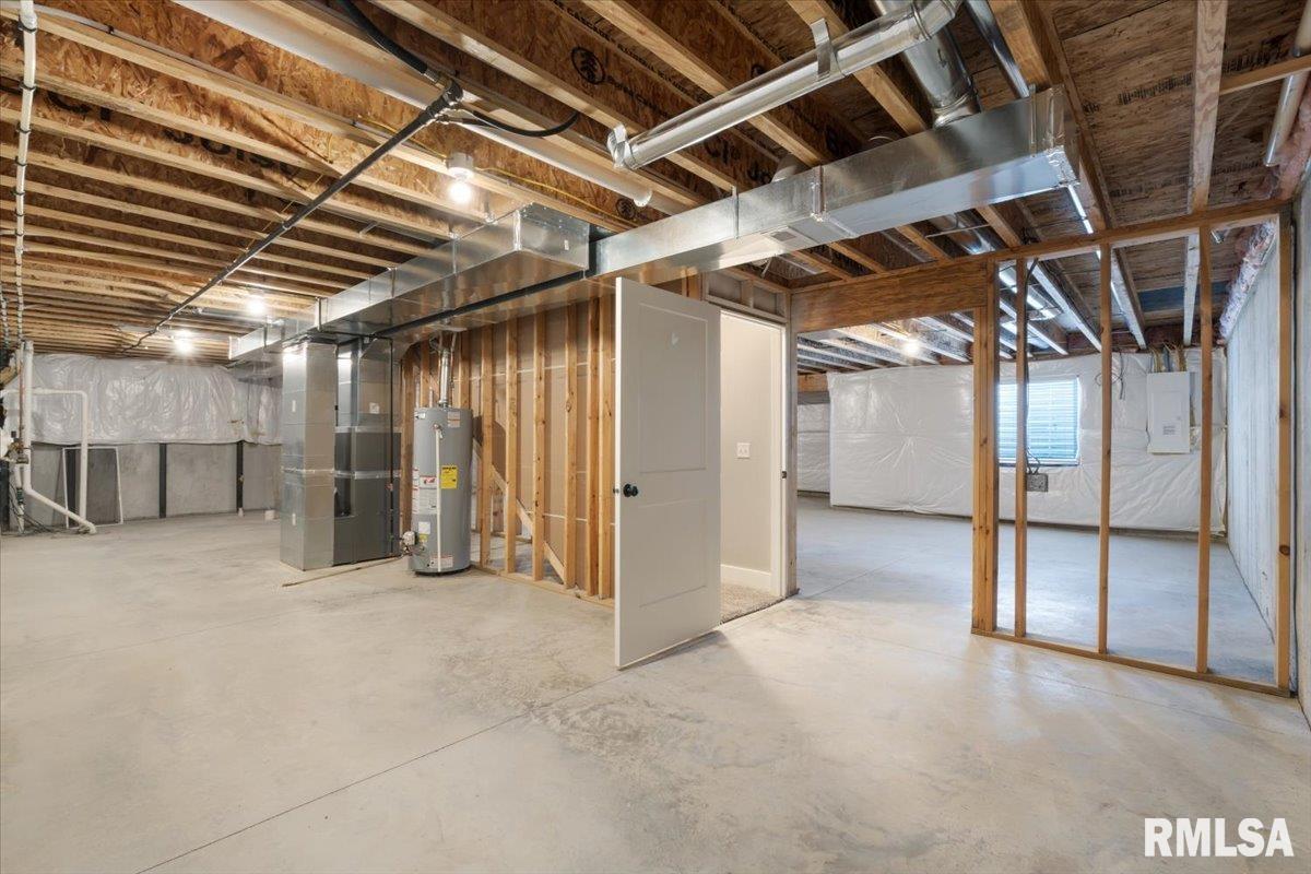 3074 Mary Leigh Drive, Bettendorf, Iowa image 39