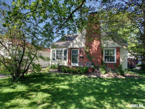 Photo of 910 S 24TH Street, Quincy, IL 62301 (MLS # CA1043382)