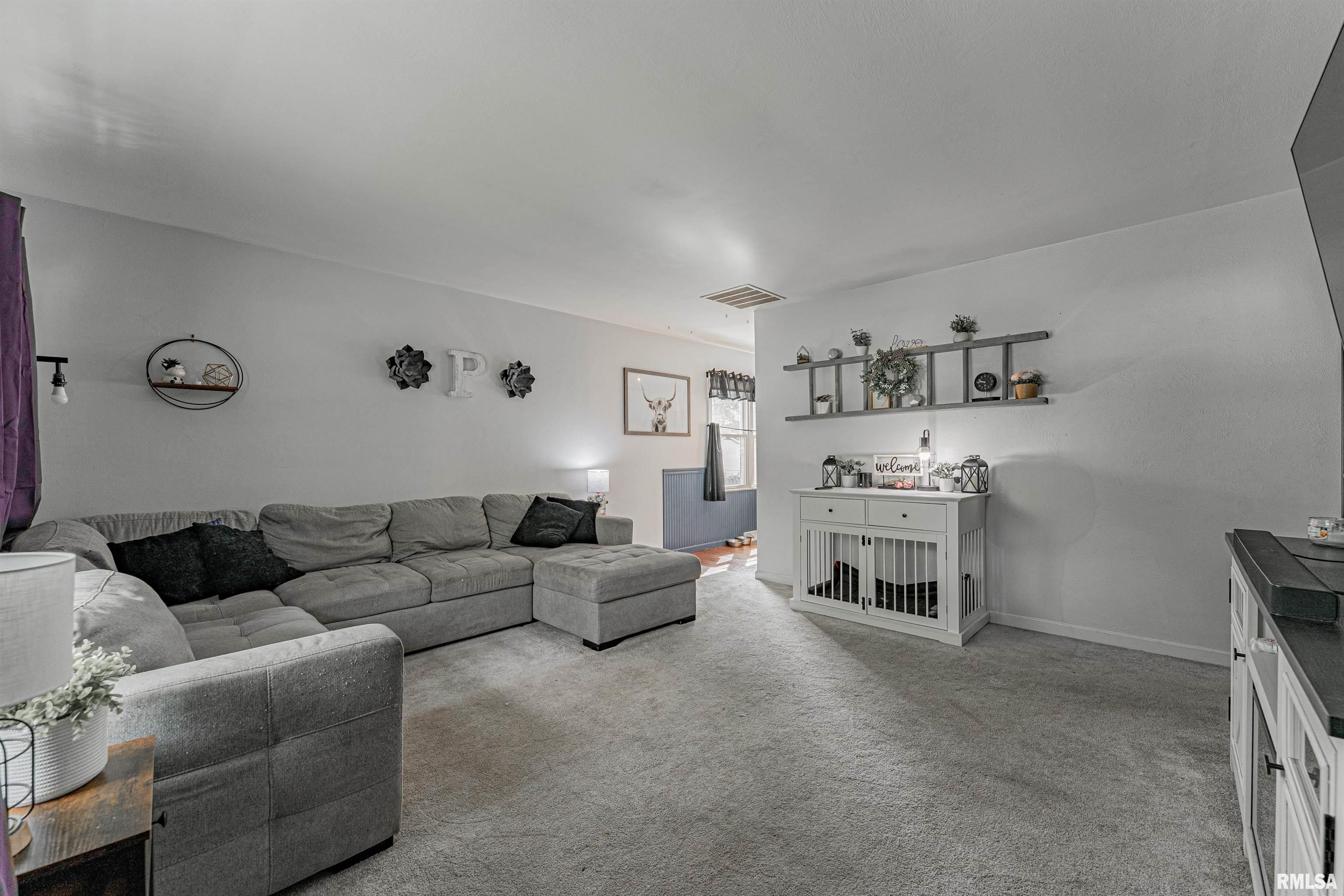 1702 Rutledge Drive, Lincoln, Illinois image 3