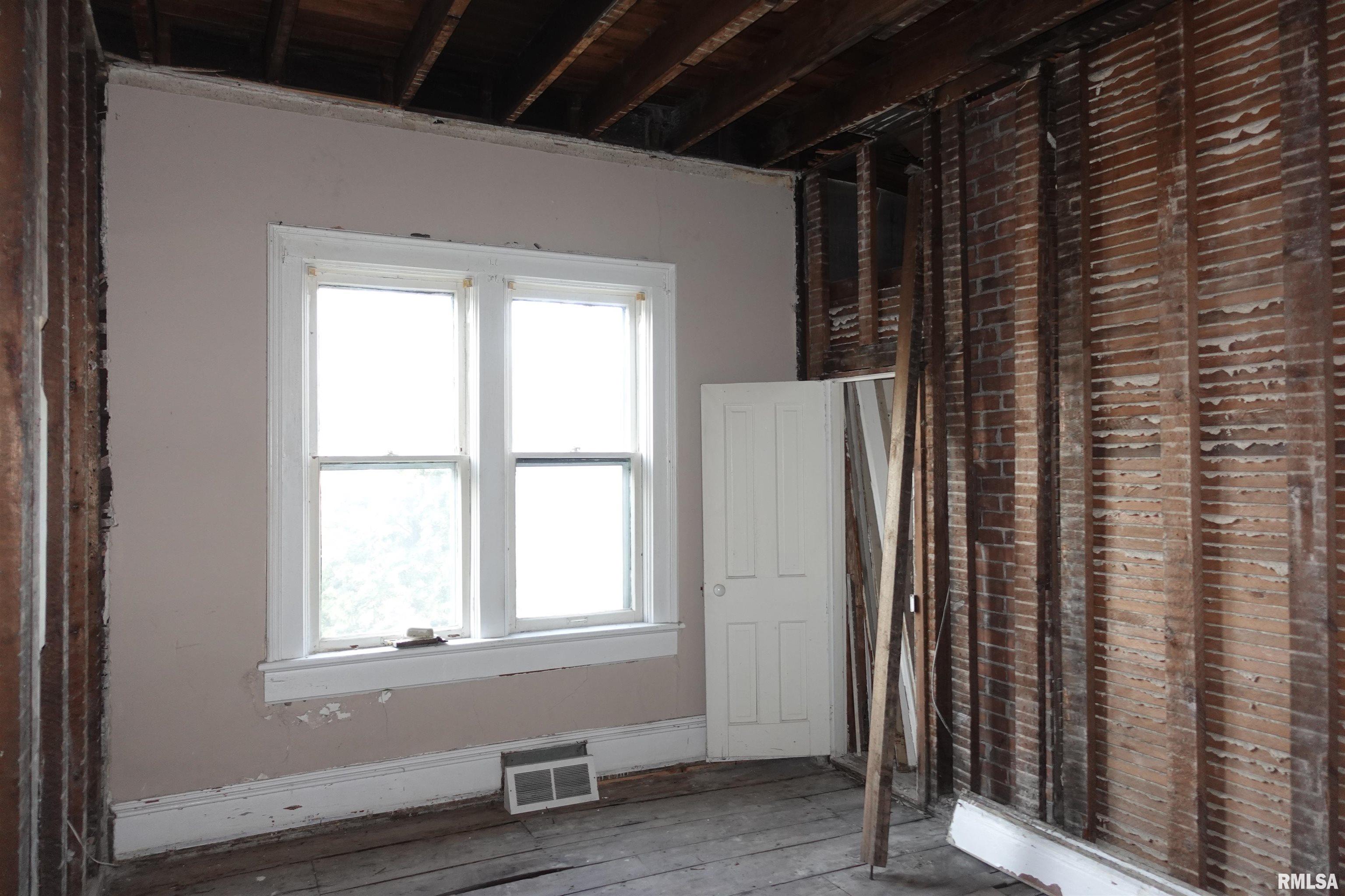 1318 N Cherry Street, Galesburg, Illinois image 19
