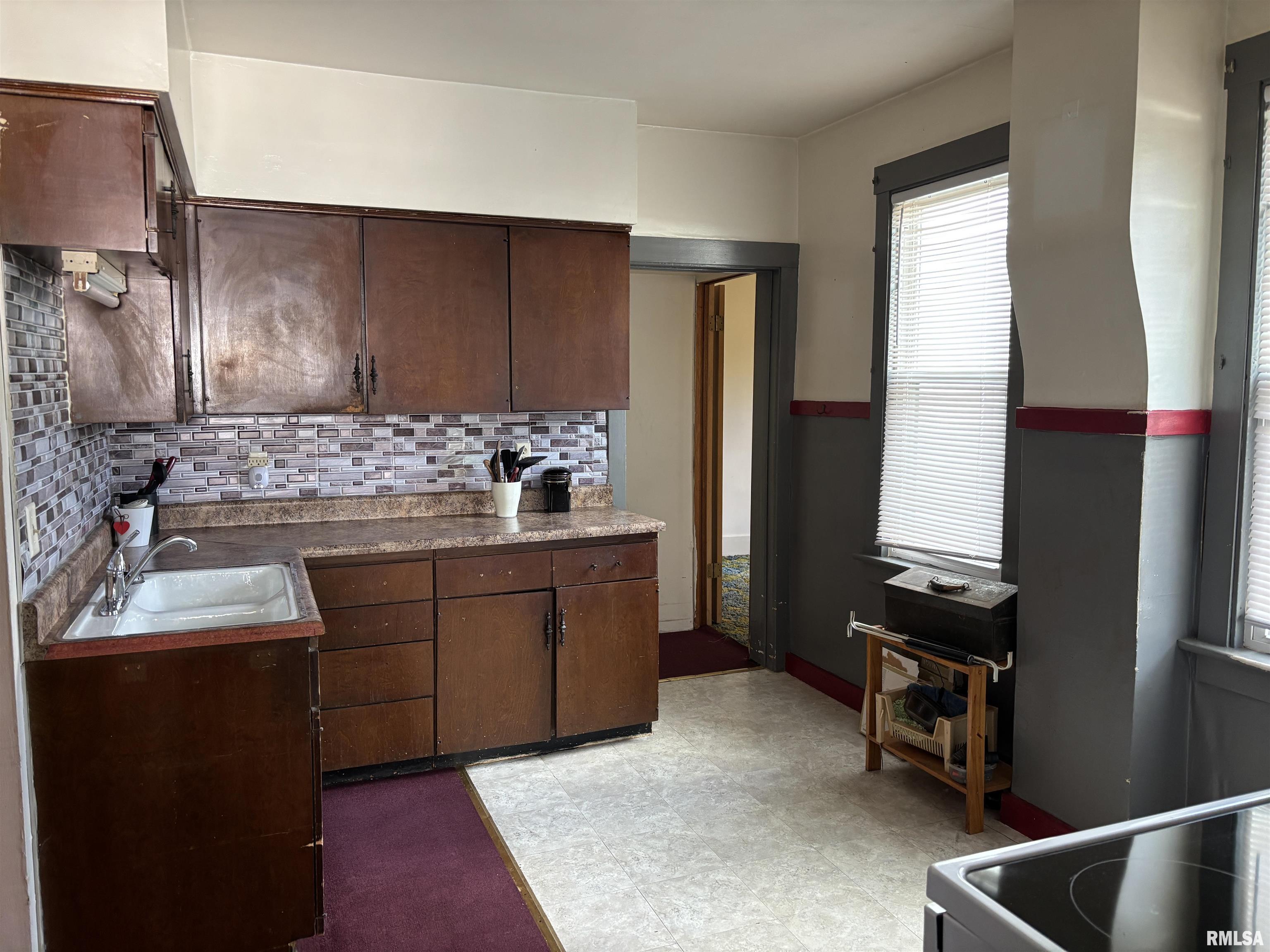 837 19th Avenue, Moline, Illinois image 12