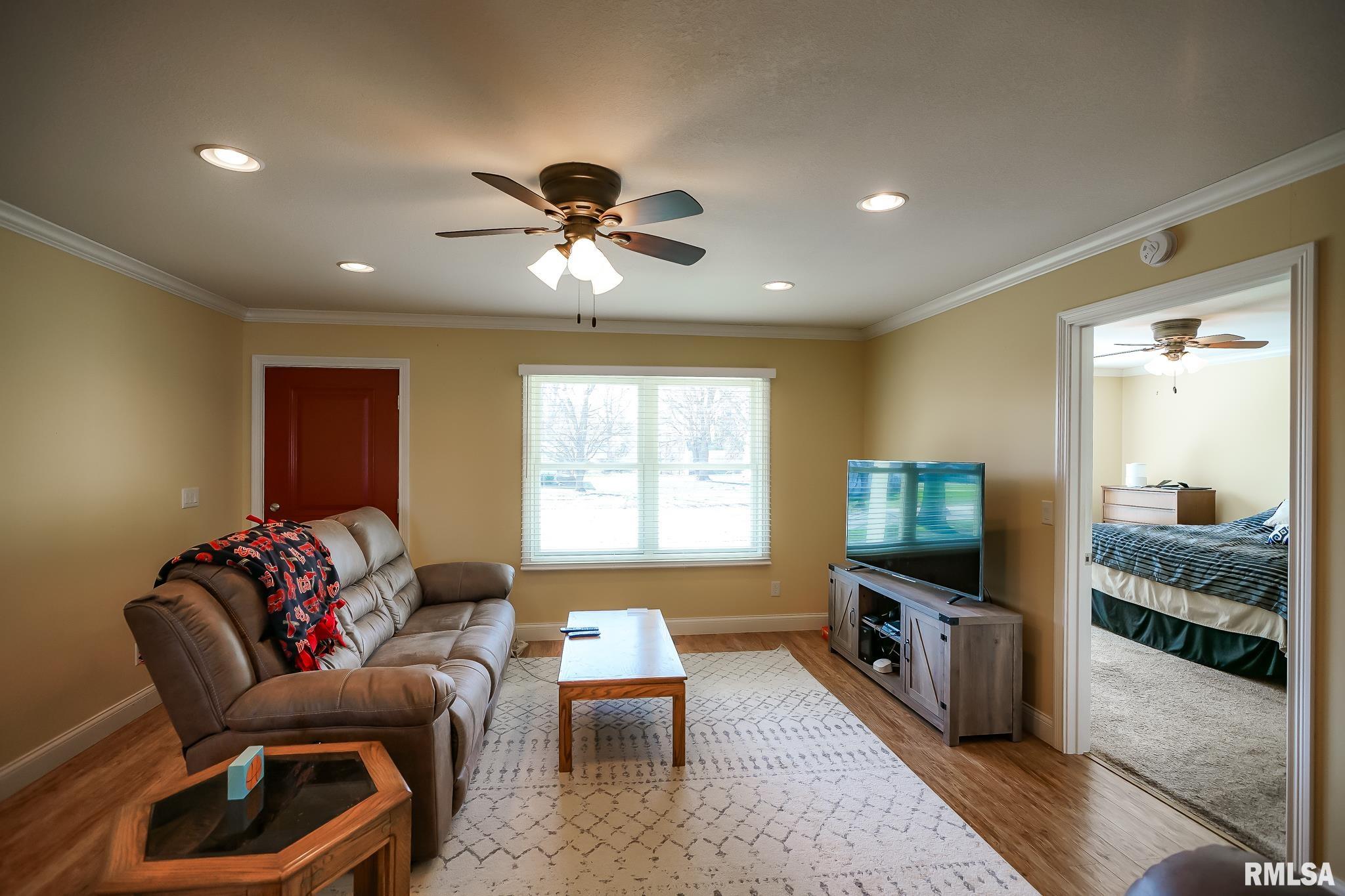 407 S 7th Street, Wyoming, Illinois image 3