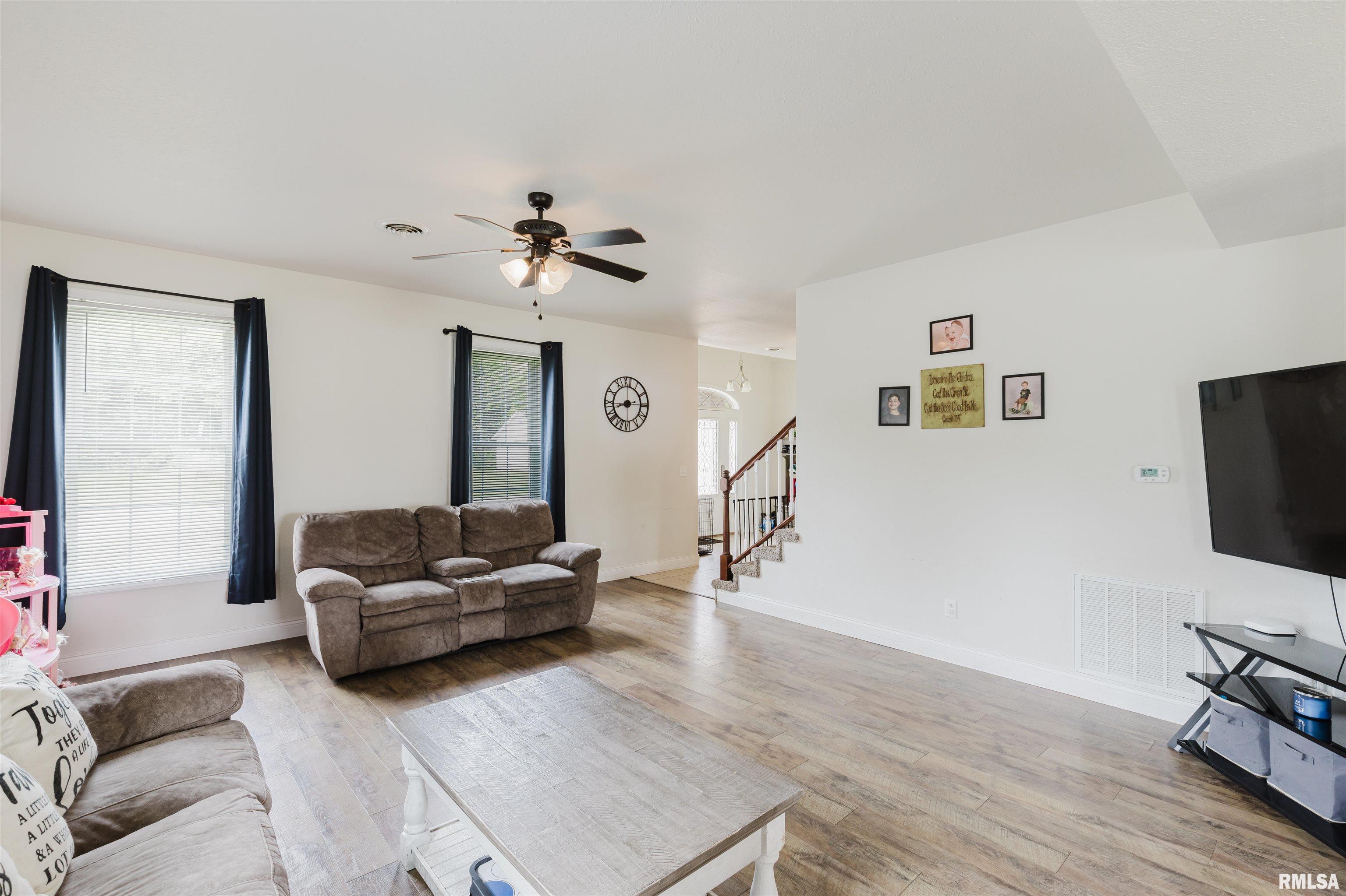 704 Legacy Drive, Herrin, Illinois image 5