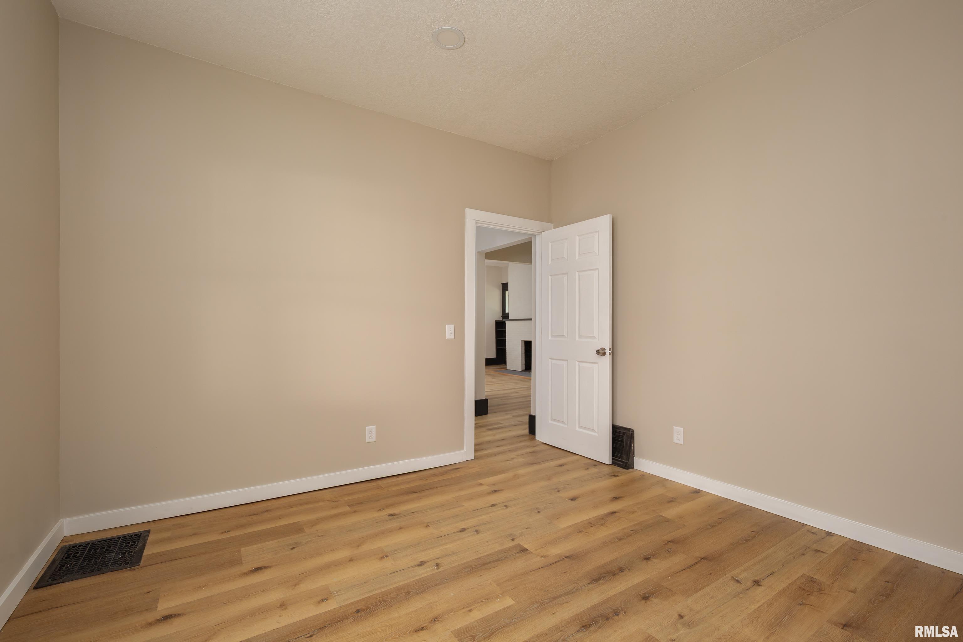 1522 Bridge Avenue, Davenport, Iowa image 29