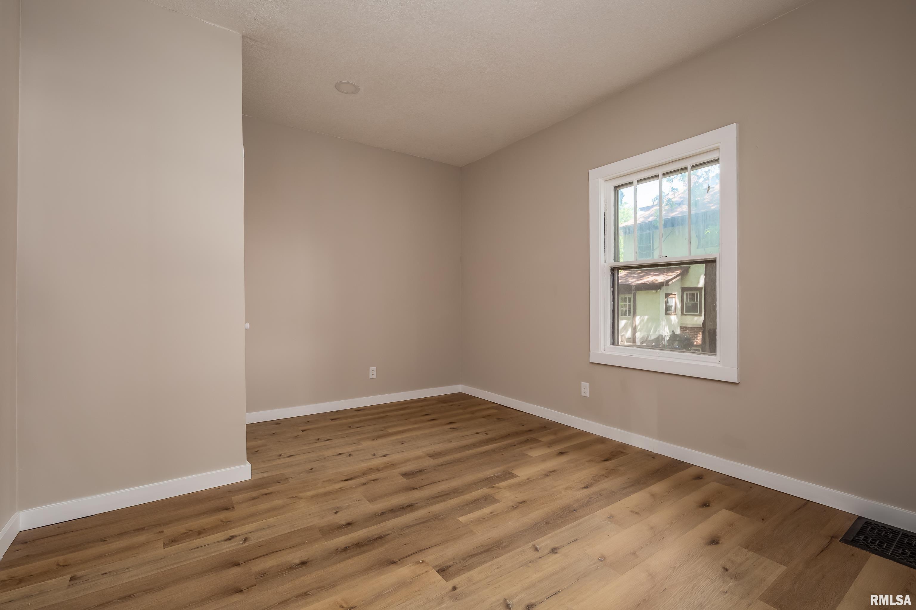 1522 Bridge Avenue, Davenport, Iowa image 27