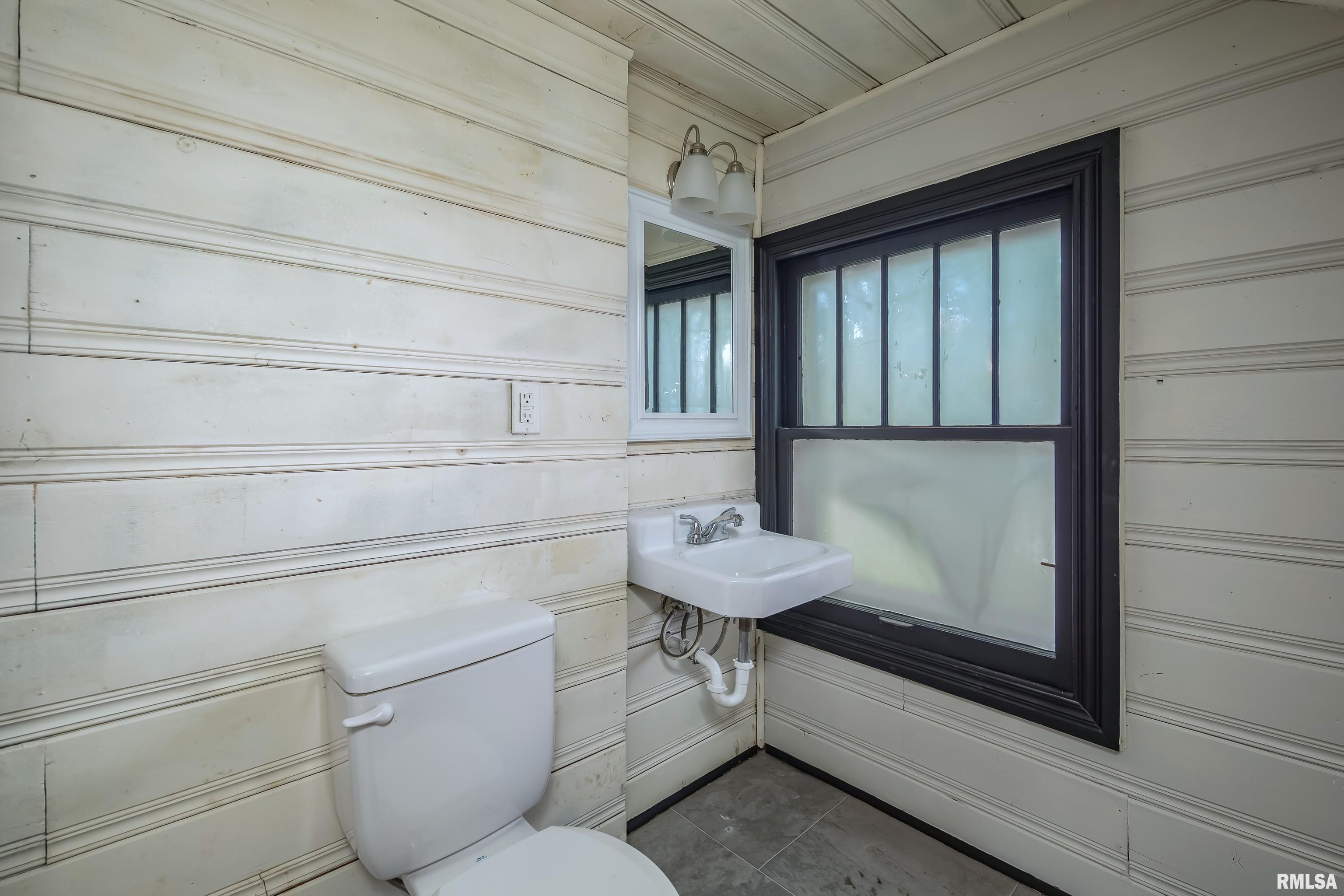 1522 Bridge Avenue, Davenport, Iowa image 36