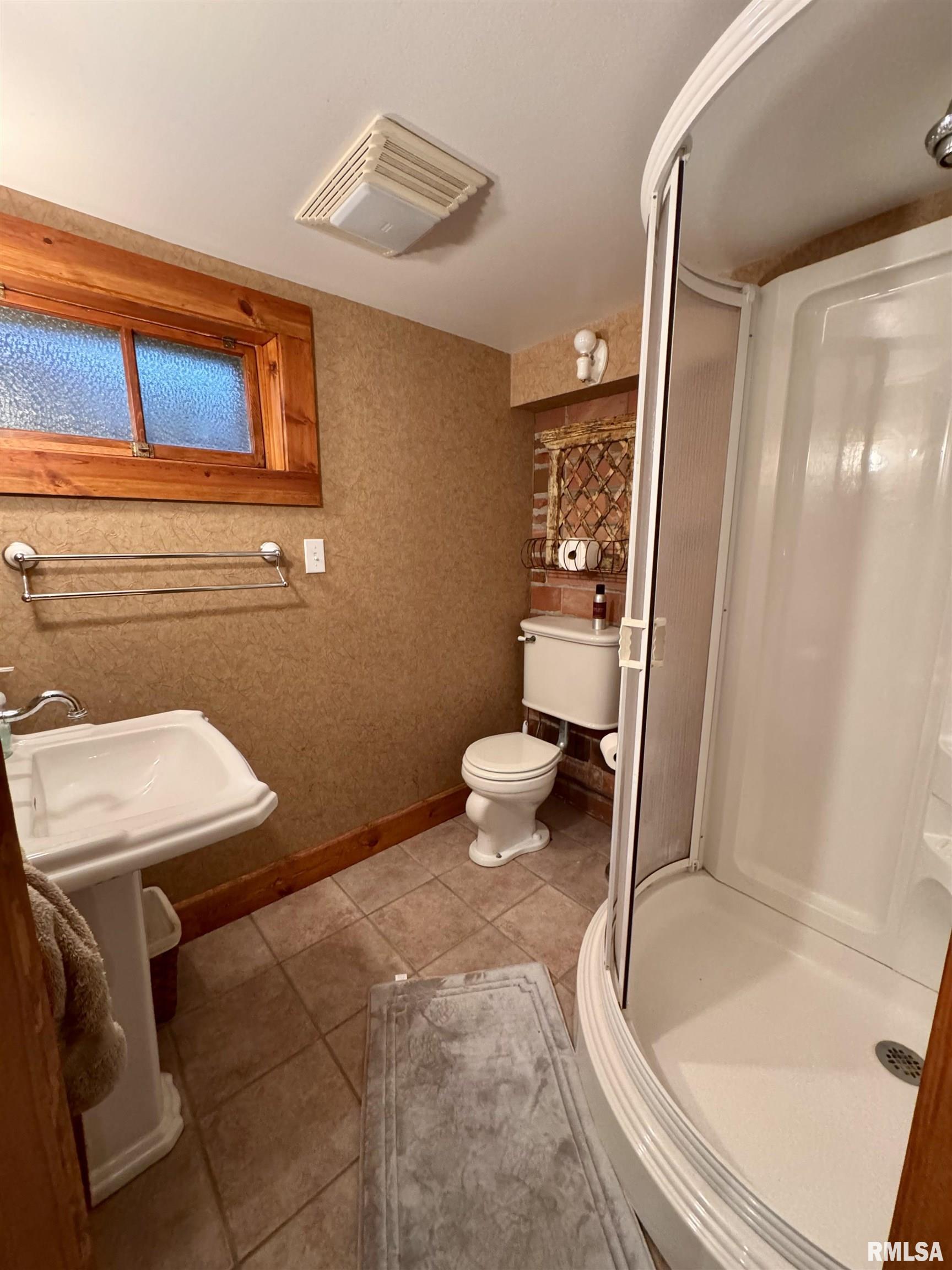 429 S Madison Street, Macomb, Illinois image 24