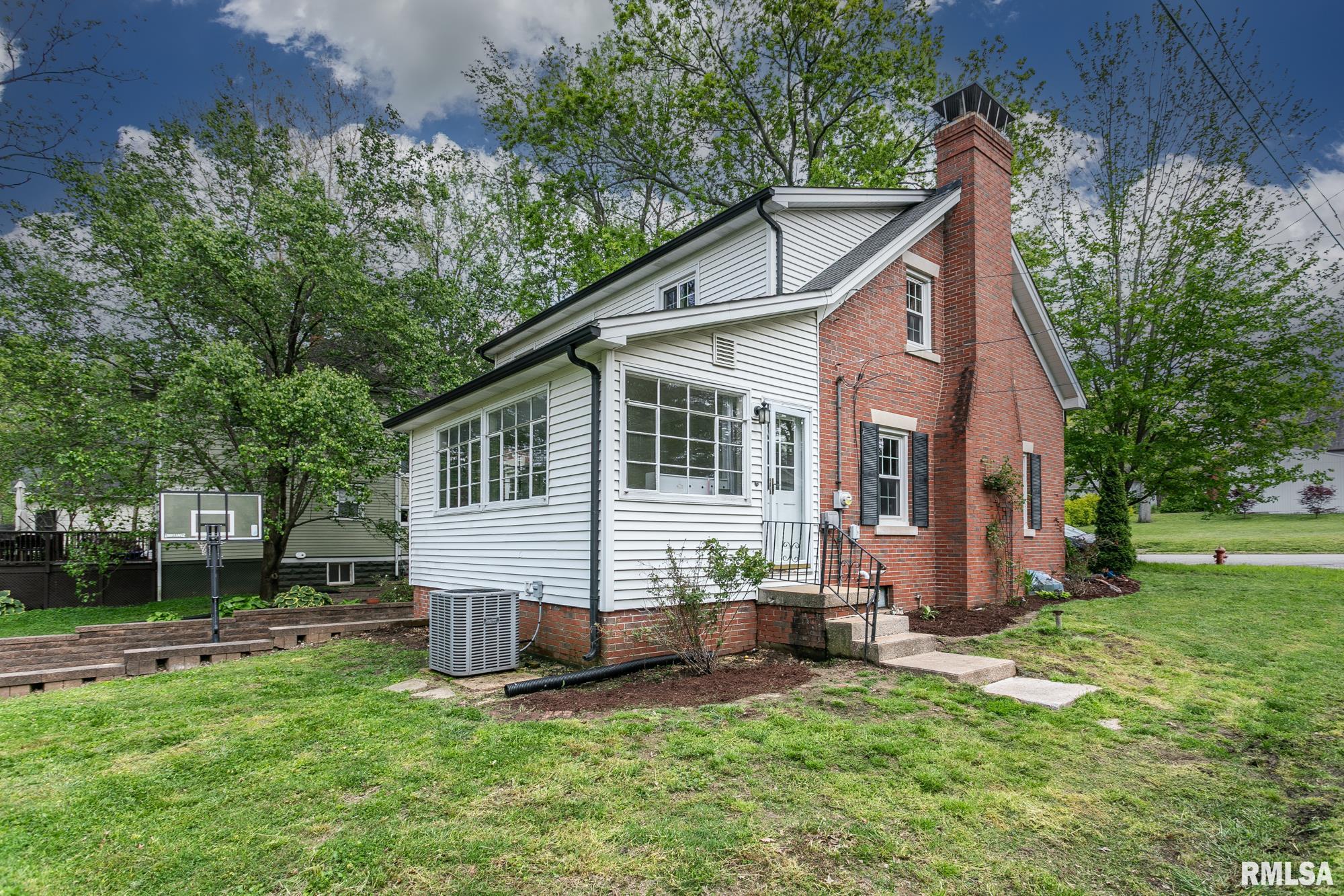 519 W Center Street, Lebanon, Illinois image 19