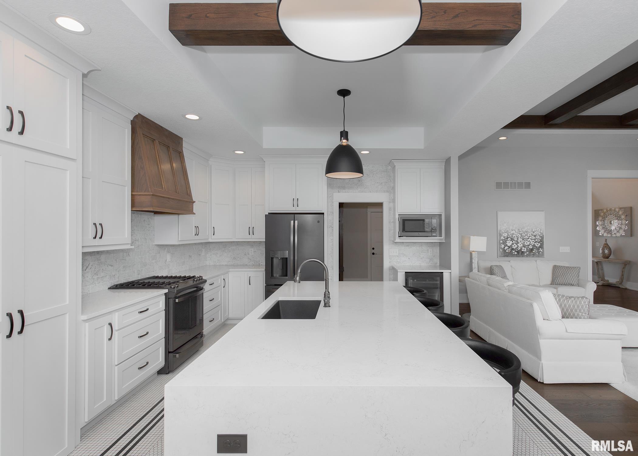 6546 Cardinal Road, Bettendorf, Iowa image 18